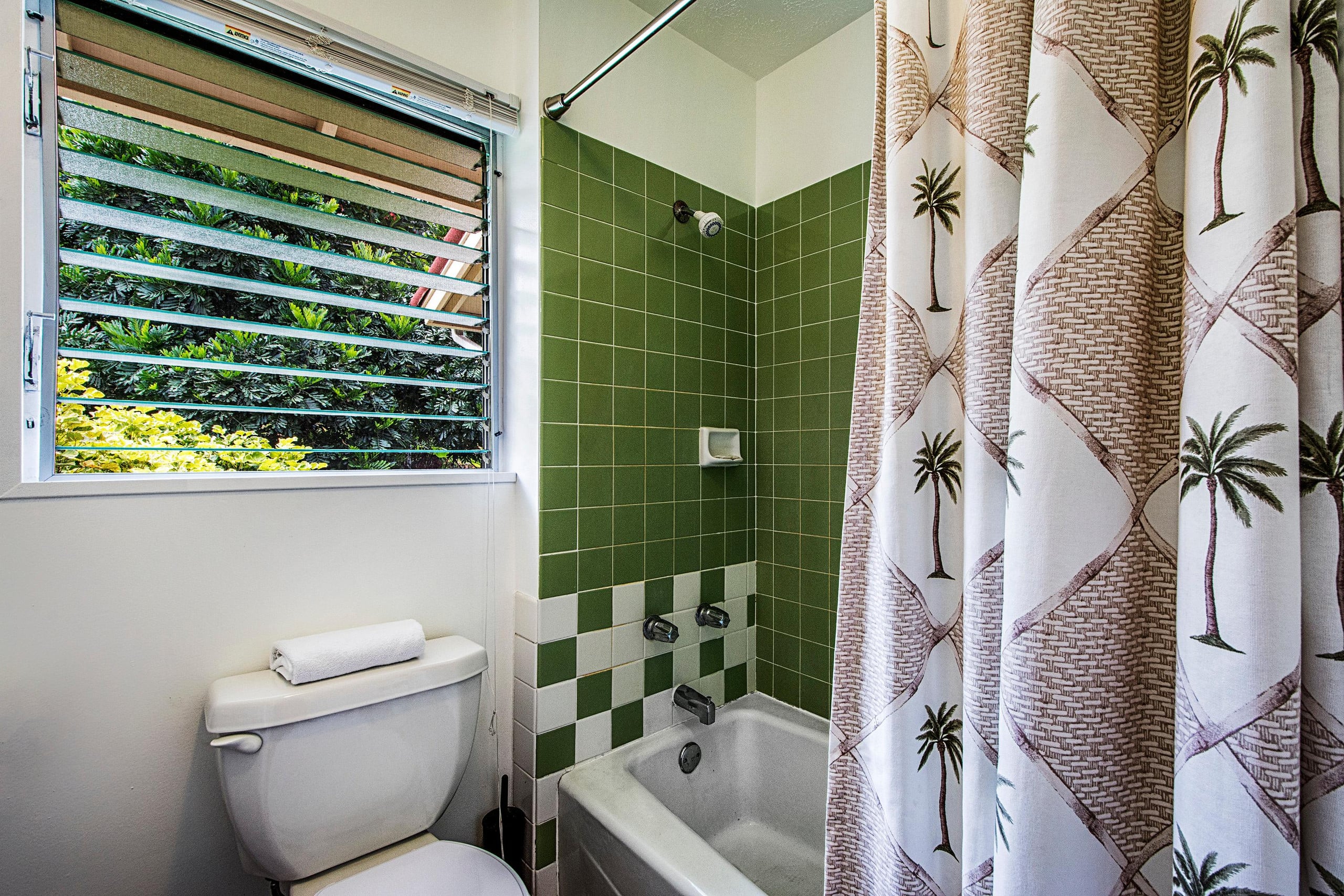 Condo in Kailua-Kona · ★4.51 · 3 bedrooms · 4 beds · 2 baths - Image 13