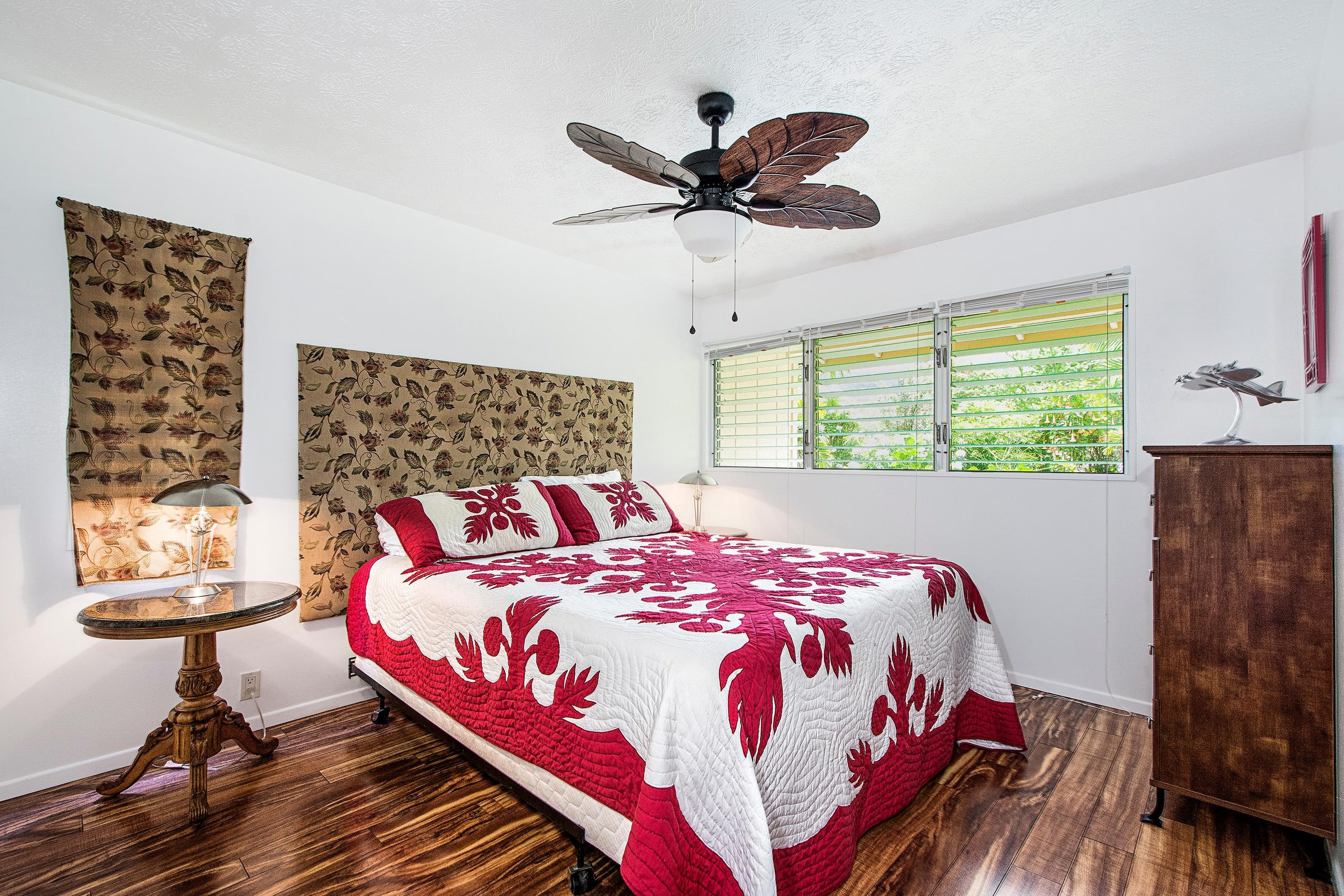 Condo in Kailua-Kona · ★4.51 · 3 bedrooms · 4 beds · 2 baths - Image 11
