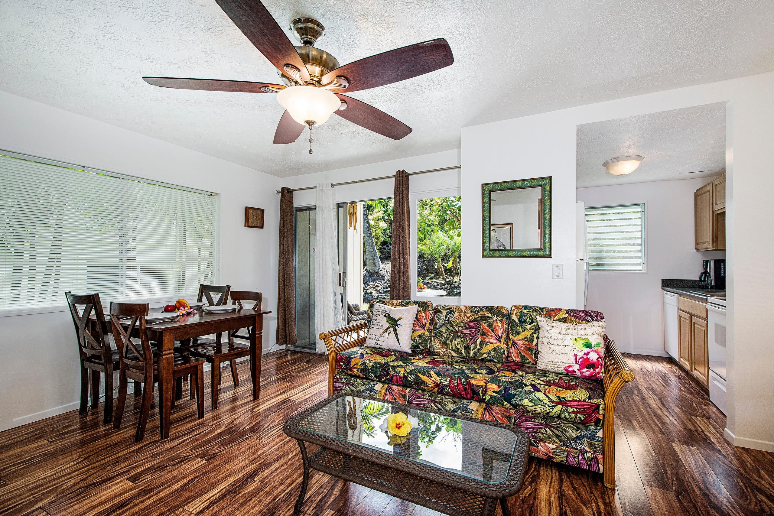Condo in Kailua-Kona · ★4.51 · 3 bedrooms · 4 beds · 2 baths - Image 2