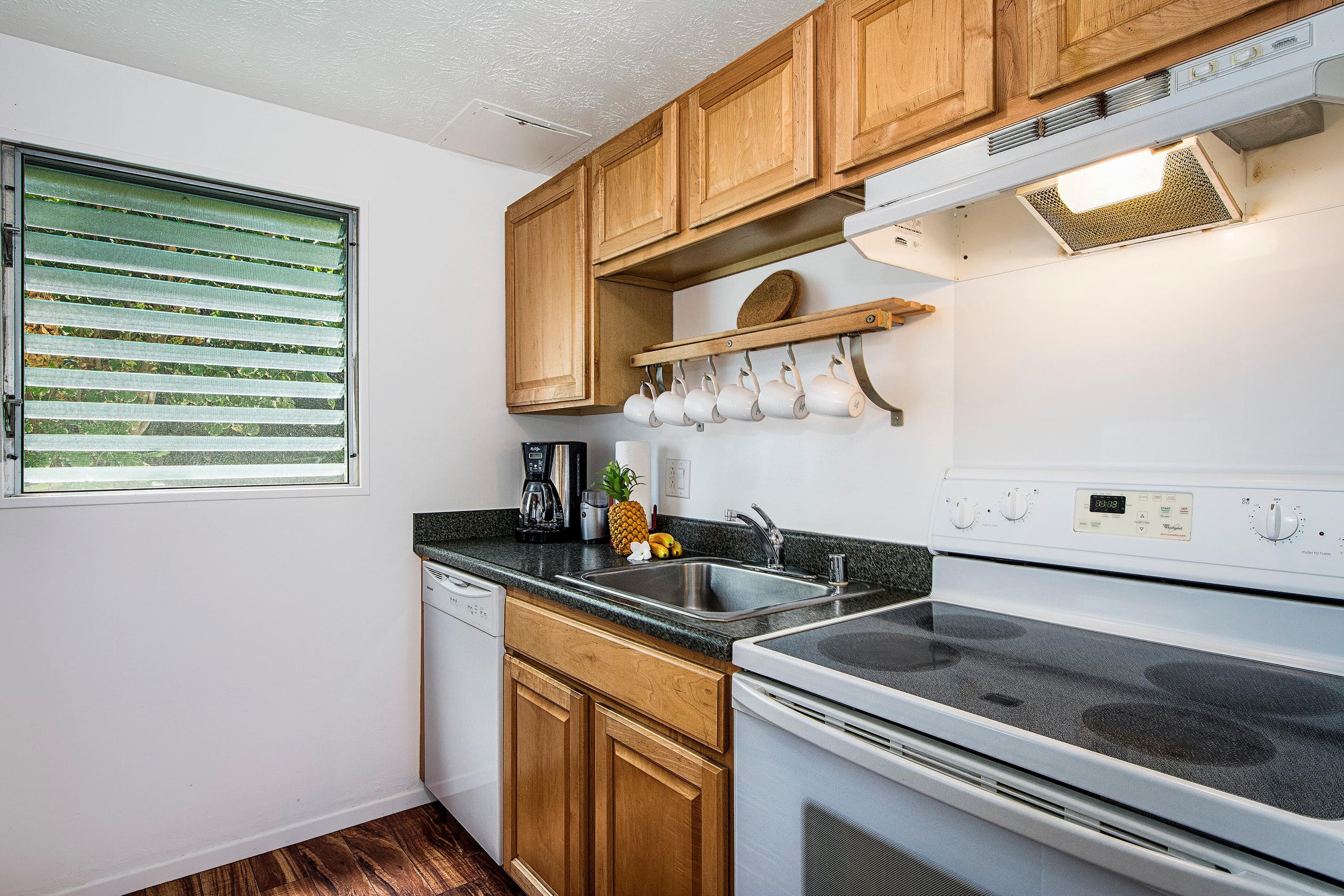 Condo in Kailua-Kona · ★4.51 · 3 bedrooms · 4 beds · 2 baths - Image 6
