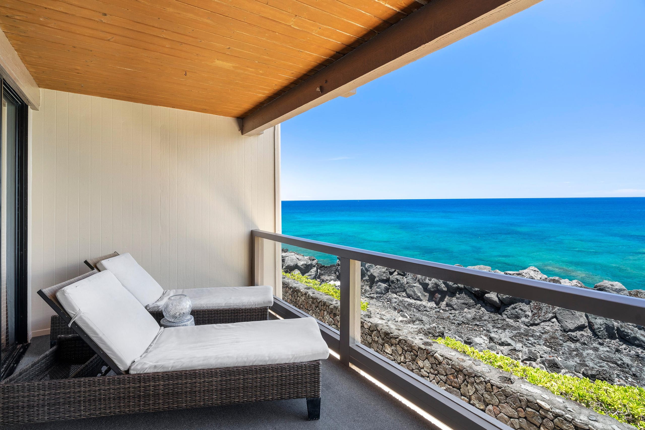 Condo in Kailua-Kona · ★4.74 · 2 bedrooms · 2 beds · 2 baths - Image 3
