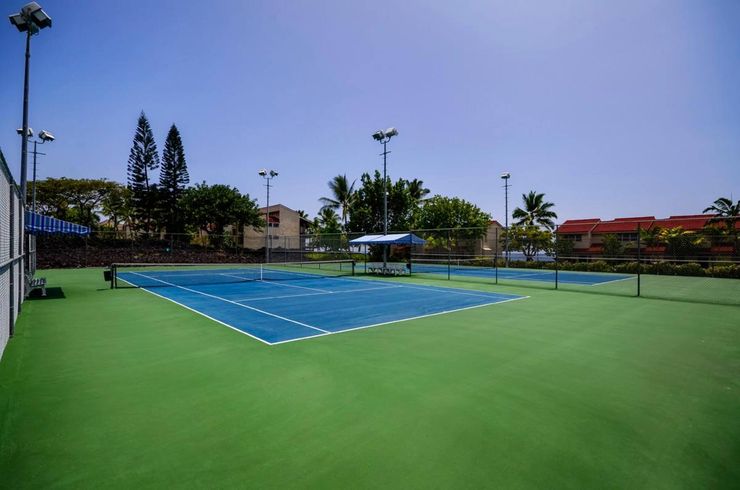 Condo in Kailua-Kona · ★4.74 · 2 bedrooms · 2 beds · 2 baths - Image 25