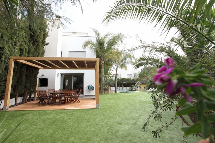 VillaSpa, close to the beach with private pool