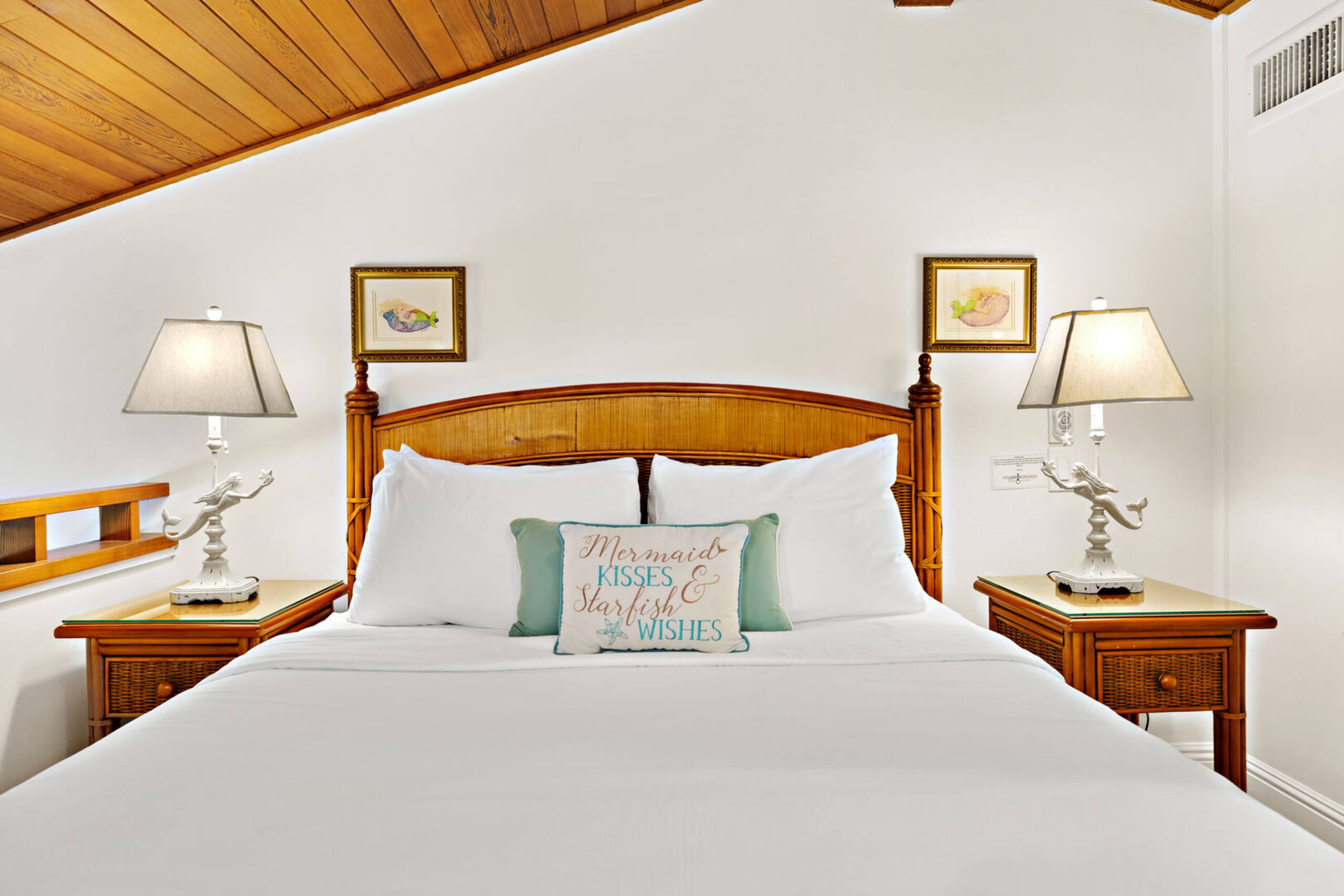 Condo in Lahaina · ★4.7 · 1 bedroom · 1 bed · 1.5 baths - Image 24