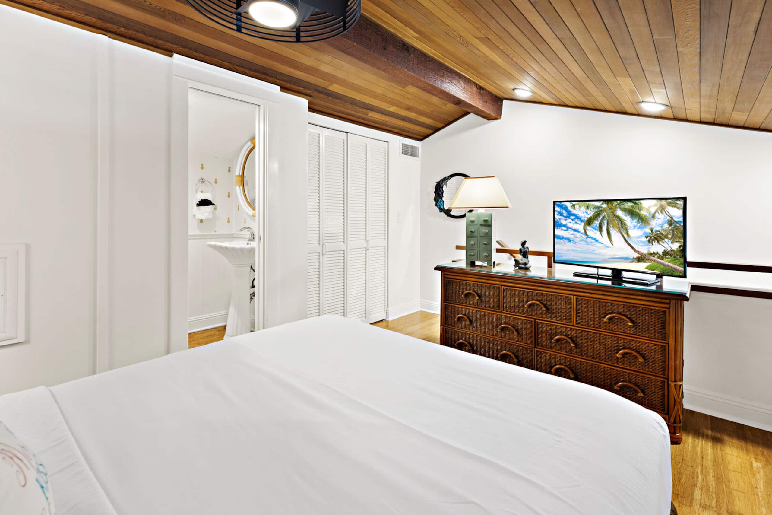 Condo in Lahaina · ★4.7 · 1 bedroom · 1 bed · 1.5 baths - Image 23