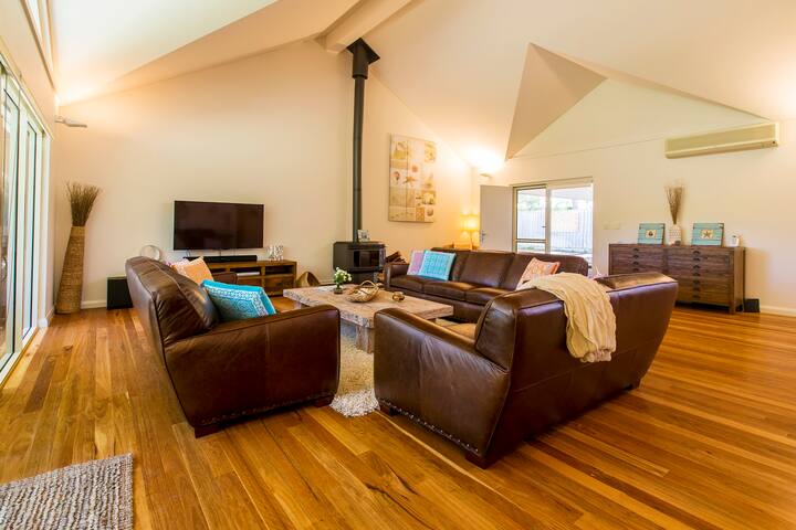 The Willows—A Lush Beachside Retreat for Families gallery image 2