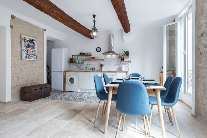 Nicolas And The Bnbhere Team managed Airbnb listing 3