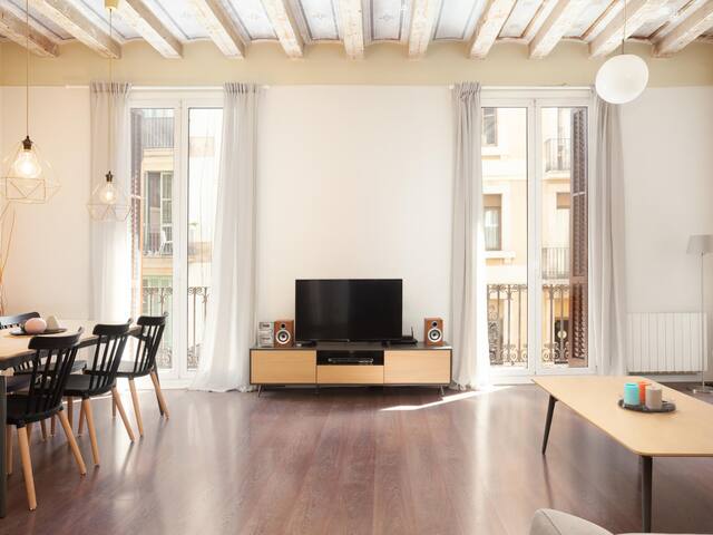 237 – Las Ramblas Balcony gallery image 5