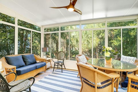 Walk to Beach 3BR | Fireplace | Firepit