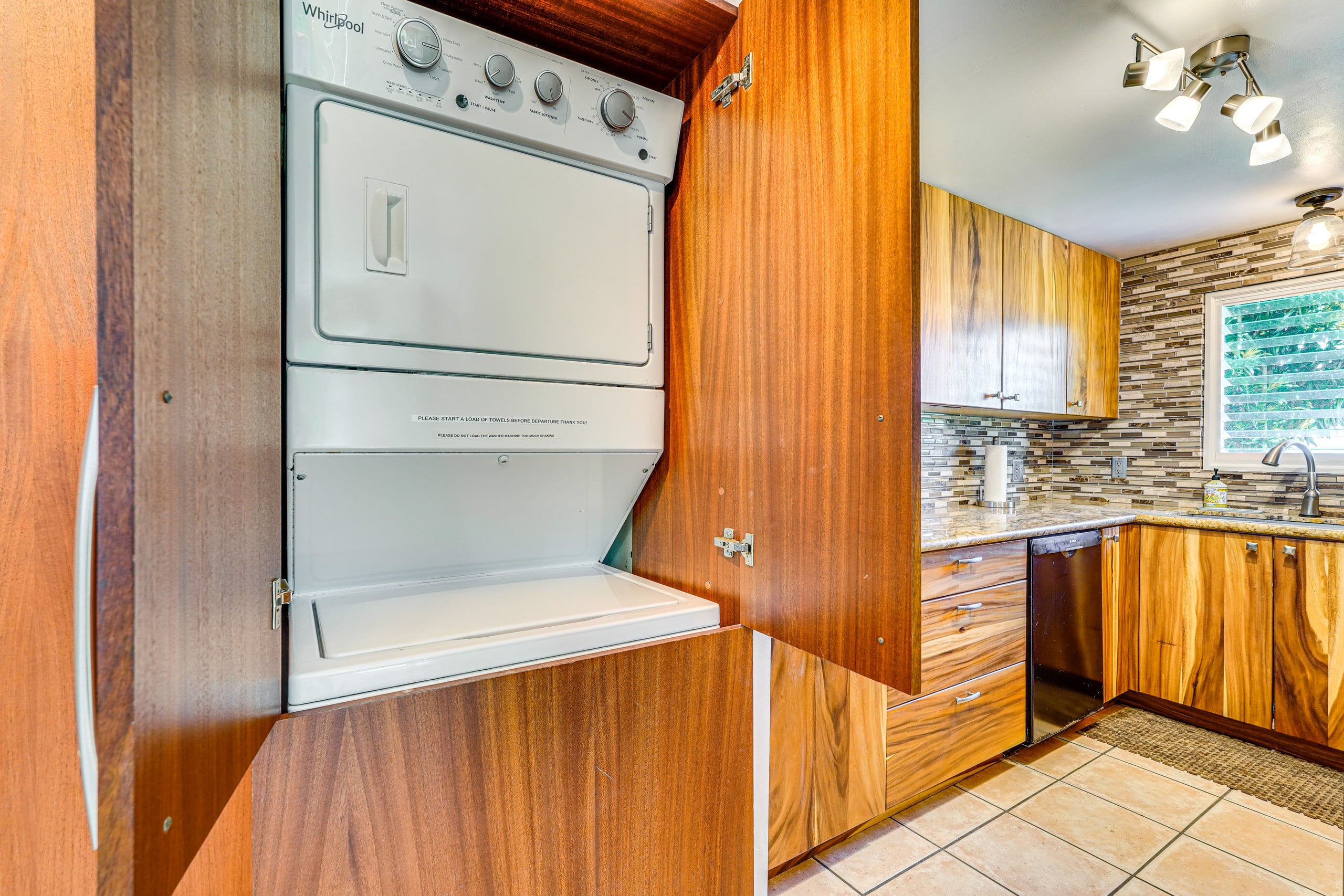 Townhouse in Kailua-Kona · ★4.73 · 2 bedrooms · 3 beds · 2 baths - Image 8