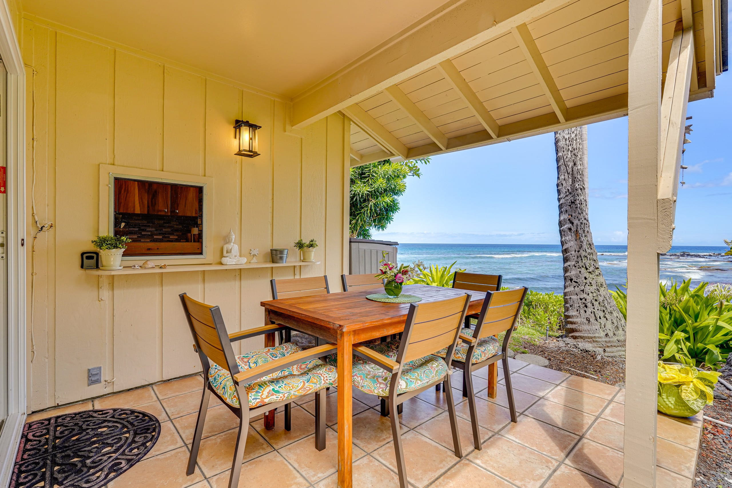Townhouse in Kailua-Kona · ★4.73 · 2 bedrooms · 3 beds · 2 baths - Image 1