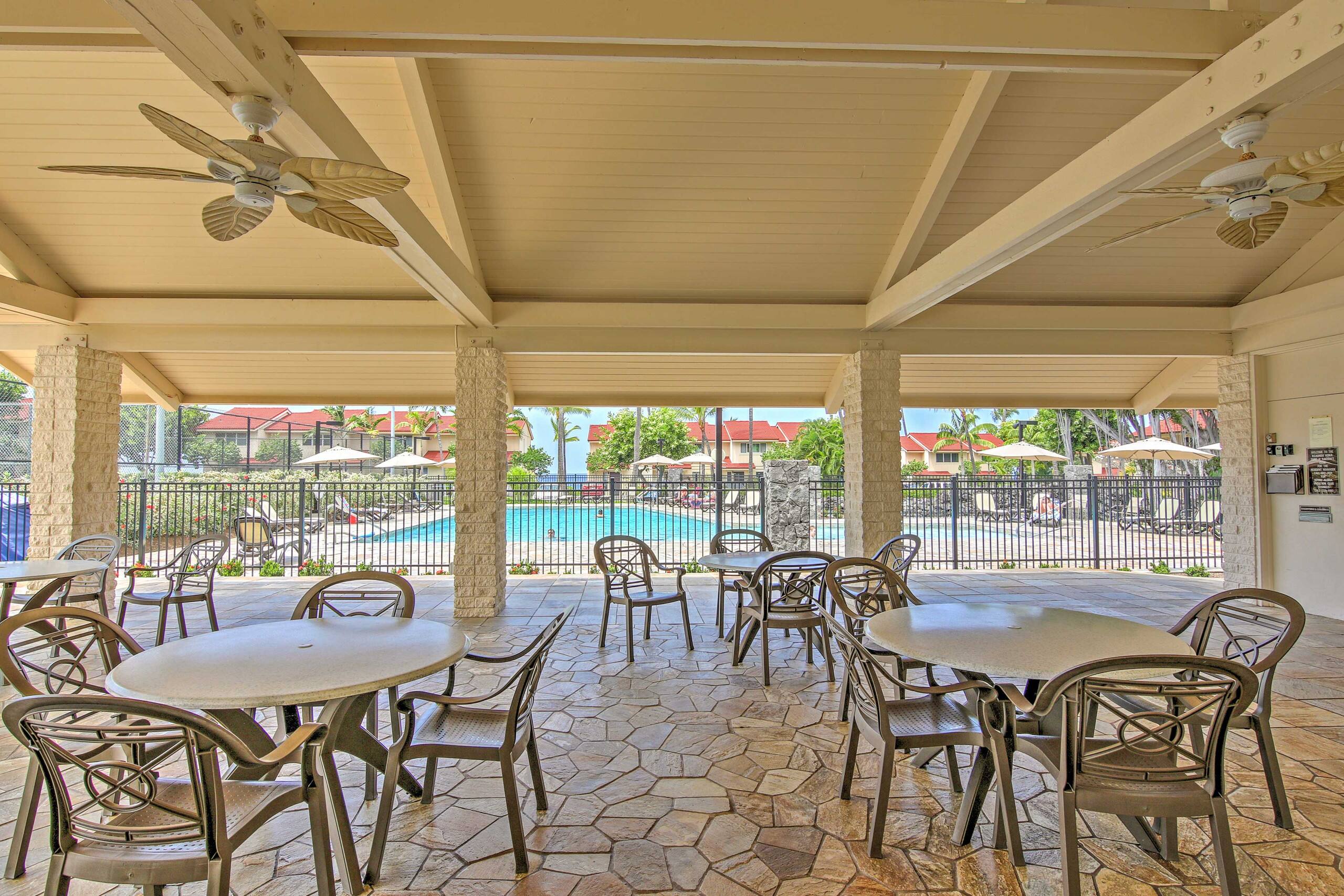 Townhouse in Kailua-Kona · ★4.73 · 2 bedrooms · 3 beds · 2 baths - Image 24