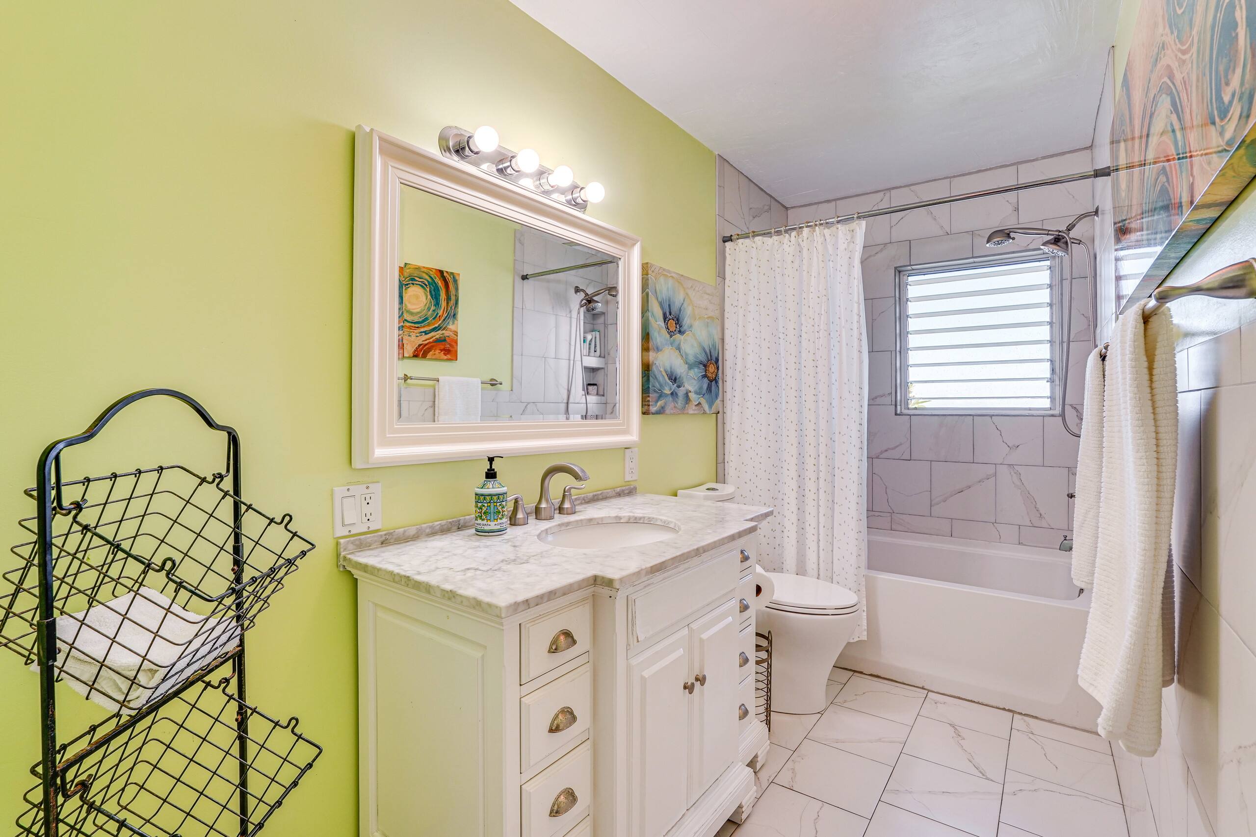 Townhouse in Kailua-Kona · ★4.73 · 2 bedrooms · 3 beds · 2 baths - Image 16