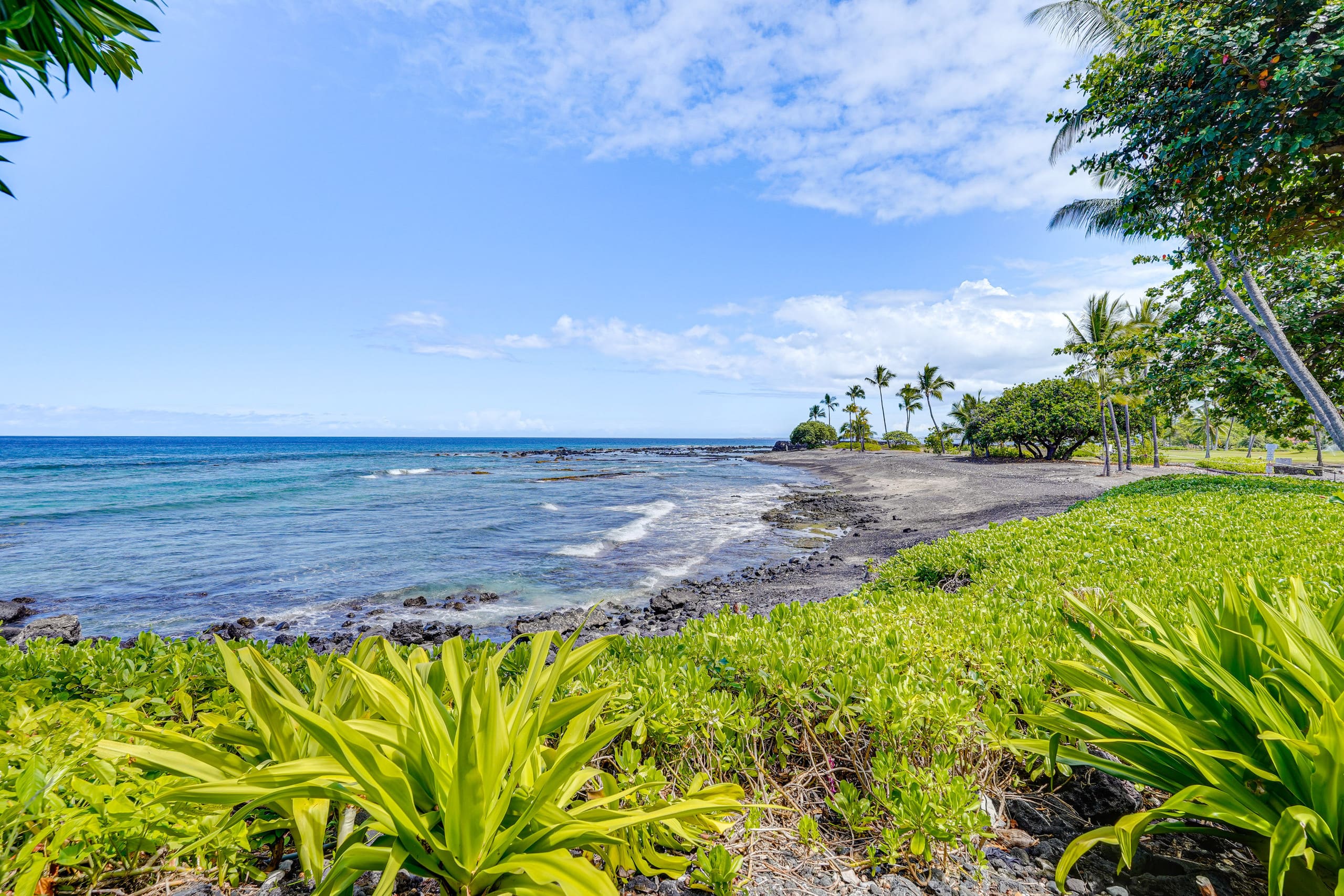 Townhouse in Kailua-Kona · ★4.73 · 2 bedrooms · 3 beds · 2 baths - Image 28