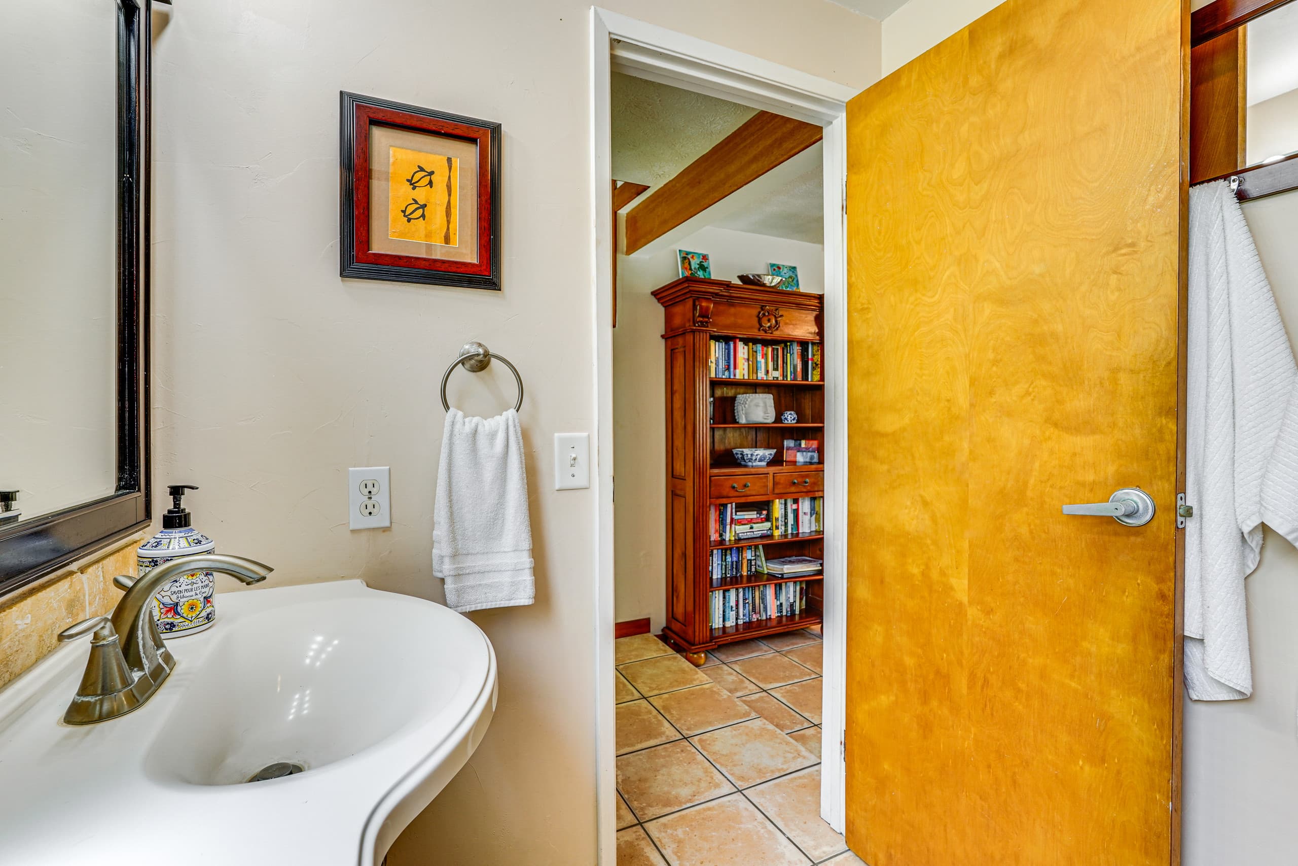 Townhouse in Kailua-Kona · ★4.73 · 2 bedrooms · 3 beds · 2 baths - Image 13