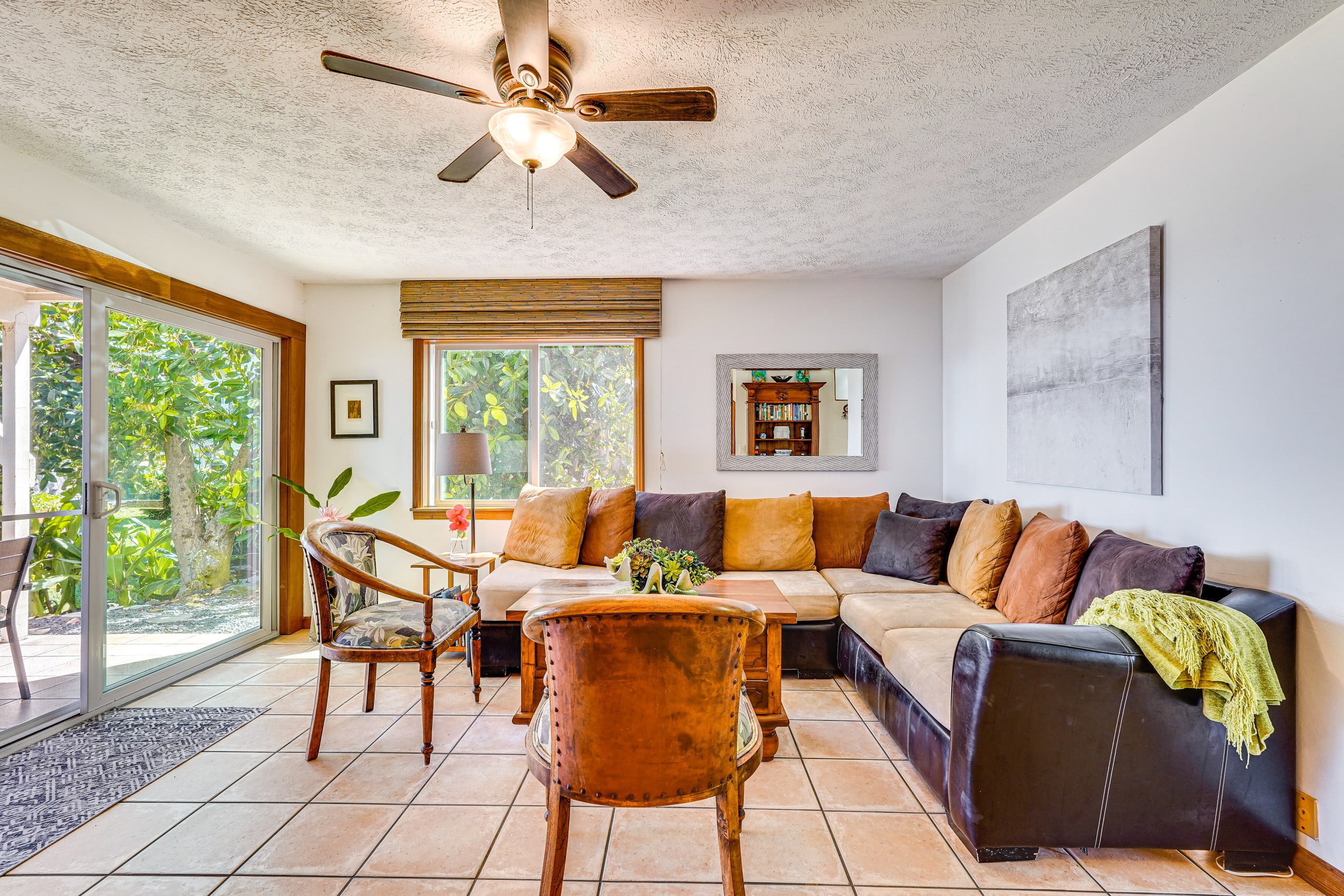 Townhouse in Kailua-Kona · ★4.73 · 2 bedrooms · 3 beds · 2 baths - Image 3