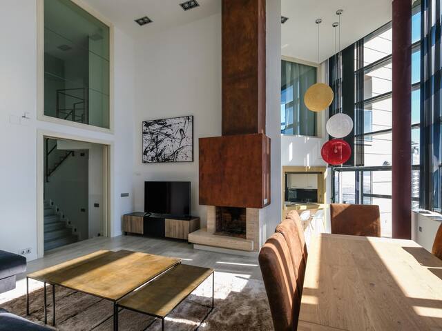 599 Exclusive Beachfront Penthouse w/Pool II gallery image 2