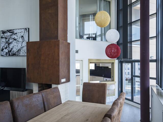 599 Exclusive Beachfront Penthouse w/Pool II gallery image 3