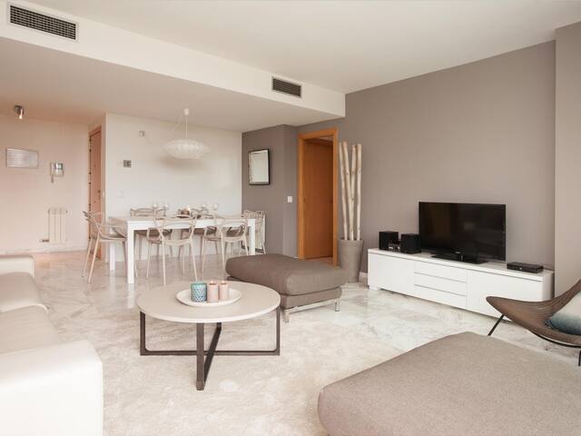 517- Beachfront Apartment gallery image 5