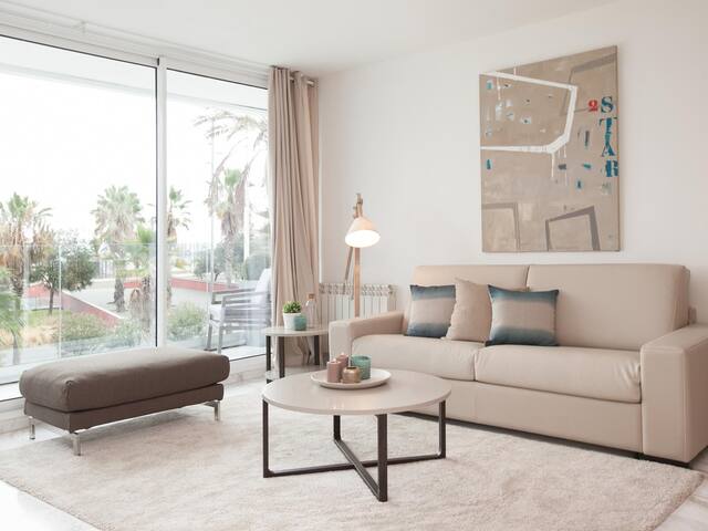 517- Beachfront Apartment gallery image 2