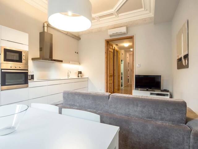 963 Las Ramblas Cozy Flat IX gallery image 4