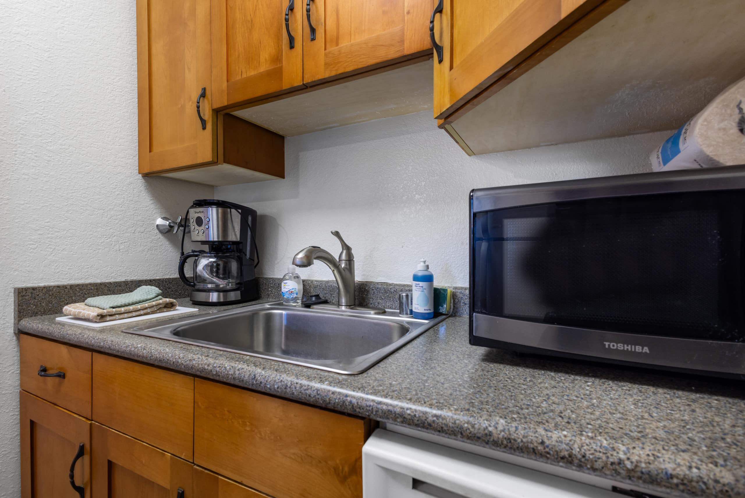 Condo in Kihei · ★4.25 · 1 bedroom · 2 beds · 1 bath - Image 10