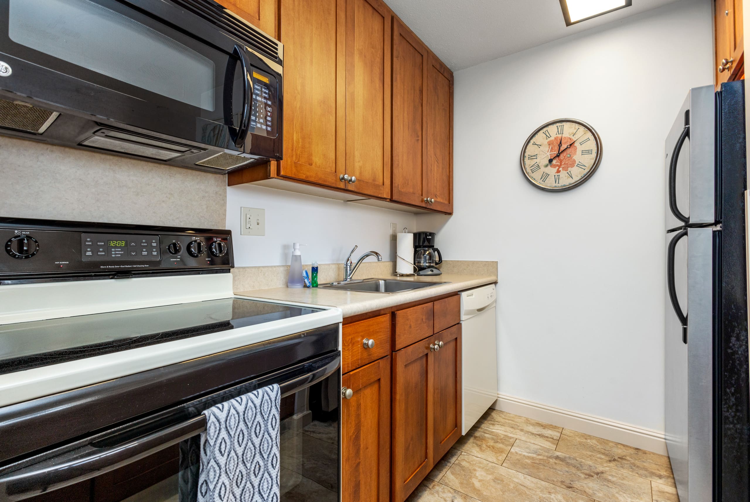 Condo in Kihei · ★4.3 · 1 bedroom · 2 beds · 1 bath - Image 12
