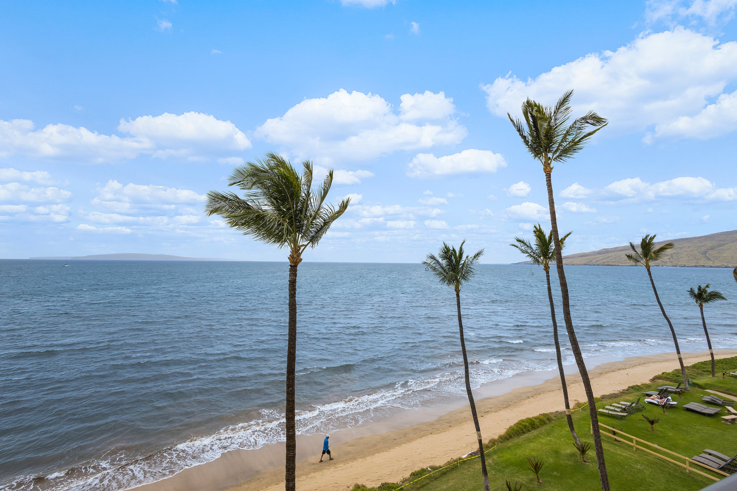Condo in Kihei · ★4.83 · 1 bedroom · 2 beds · 1 bath - Image 6