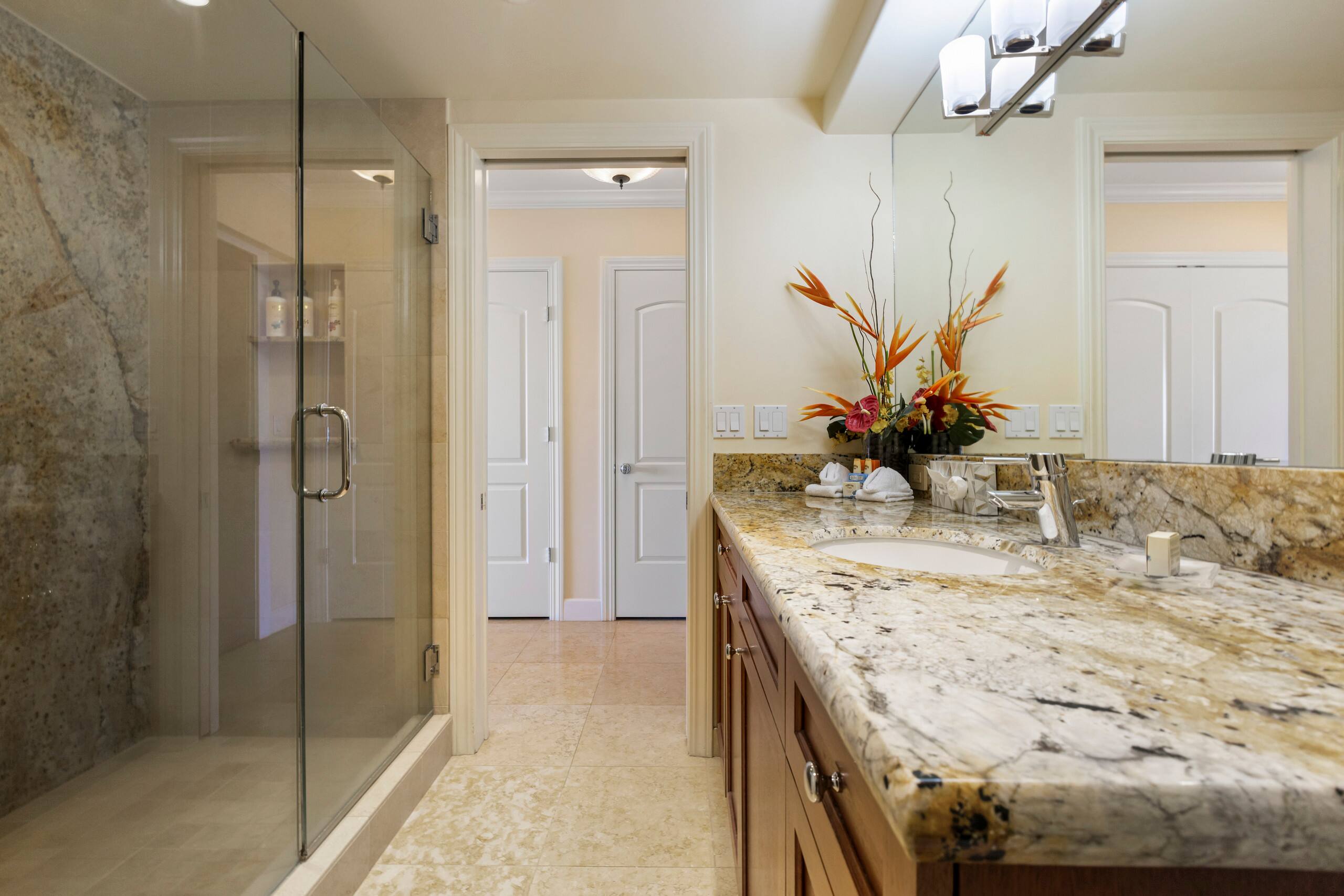 Condo in Lahaina · ★4.63 · 2 bedrooms · 3 beds · 2 baths - Image 27