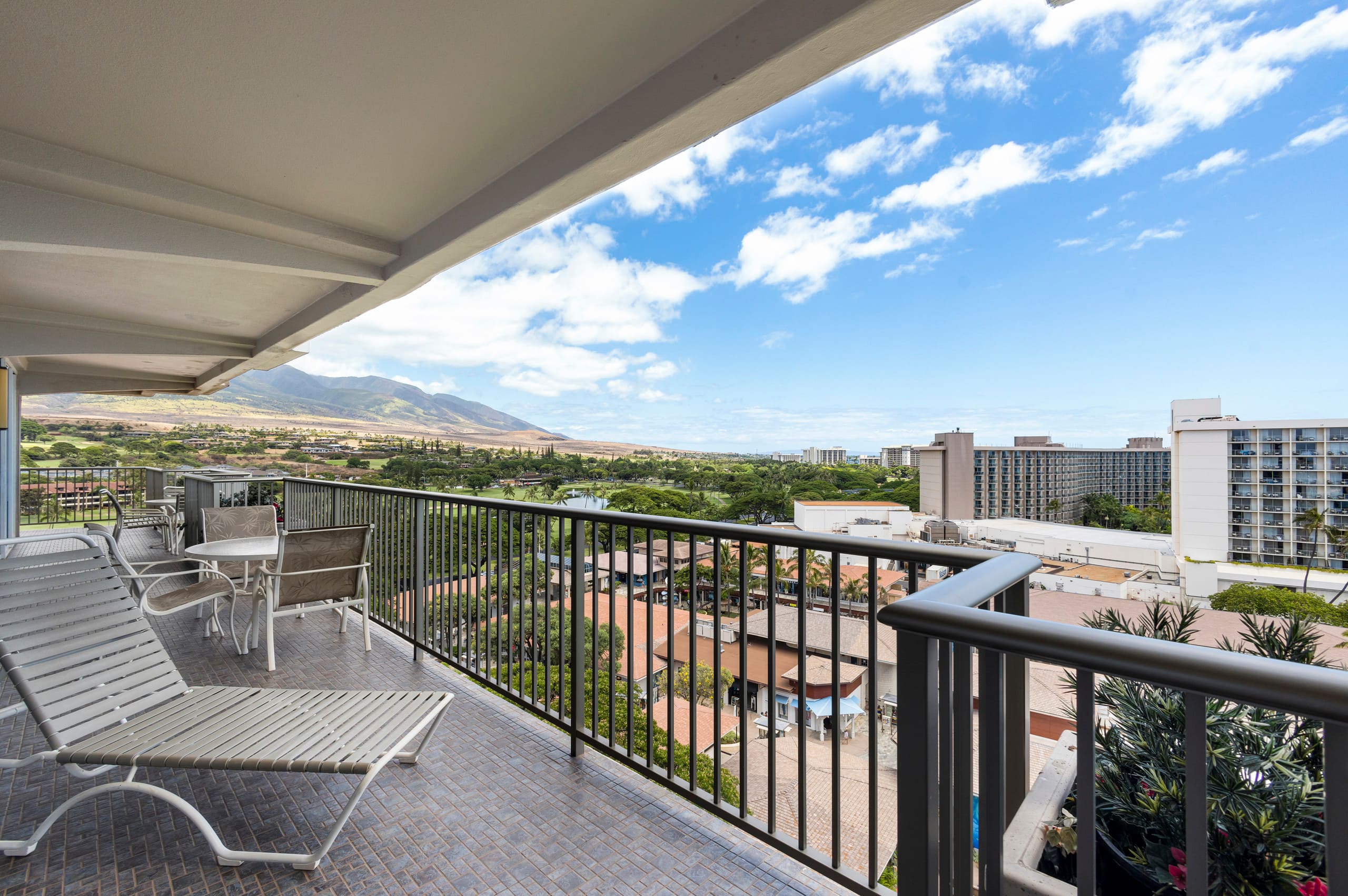 Condo in Lahaina · ★4.63 · 2 bedrooms · 3 beds · 2 baths - Image 40