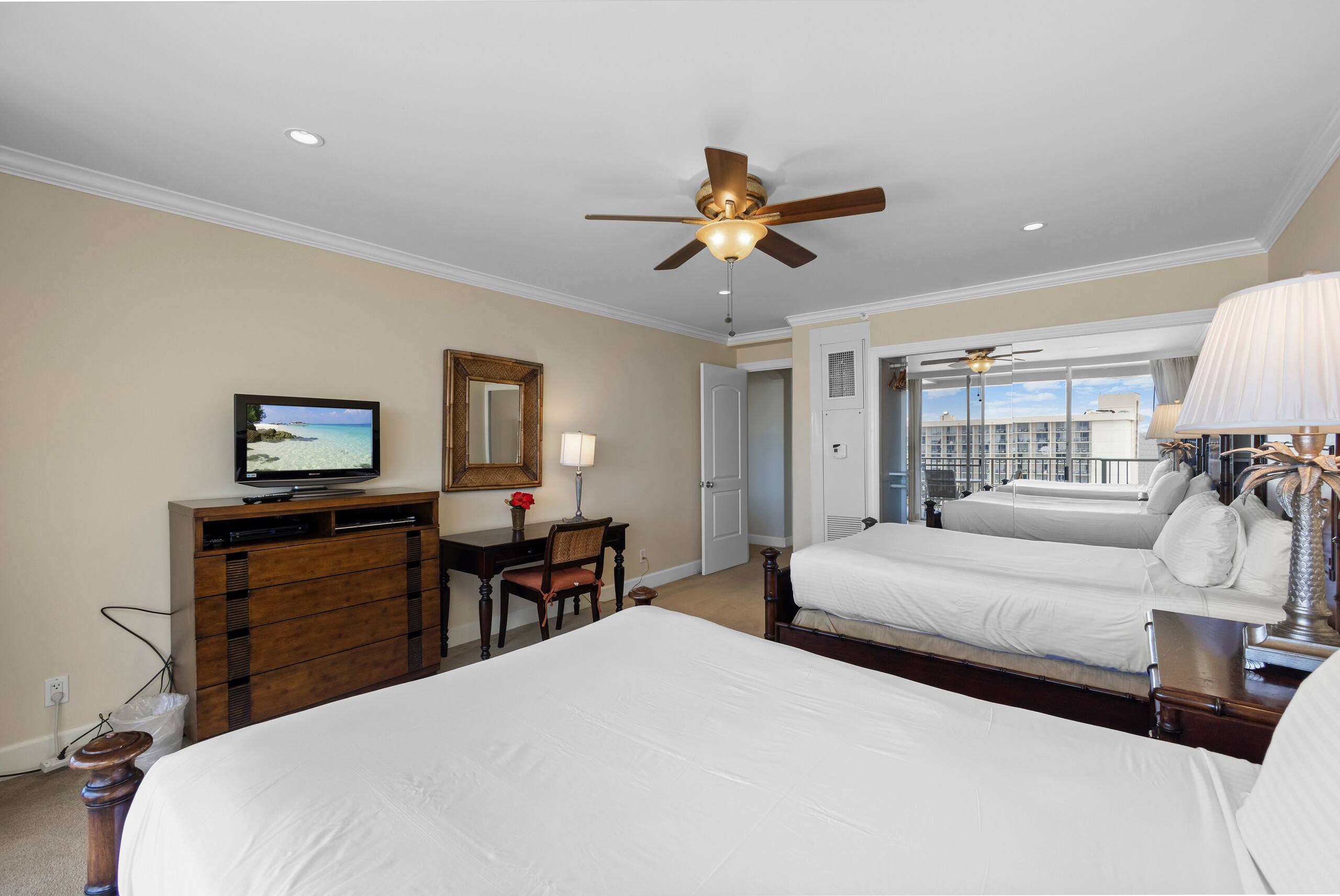 Condo in Lahaina · ★4.63 · 2 bedrooms · 3 beds · 2 baths - Image 33