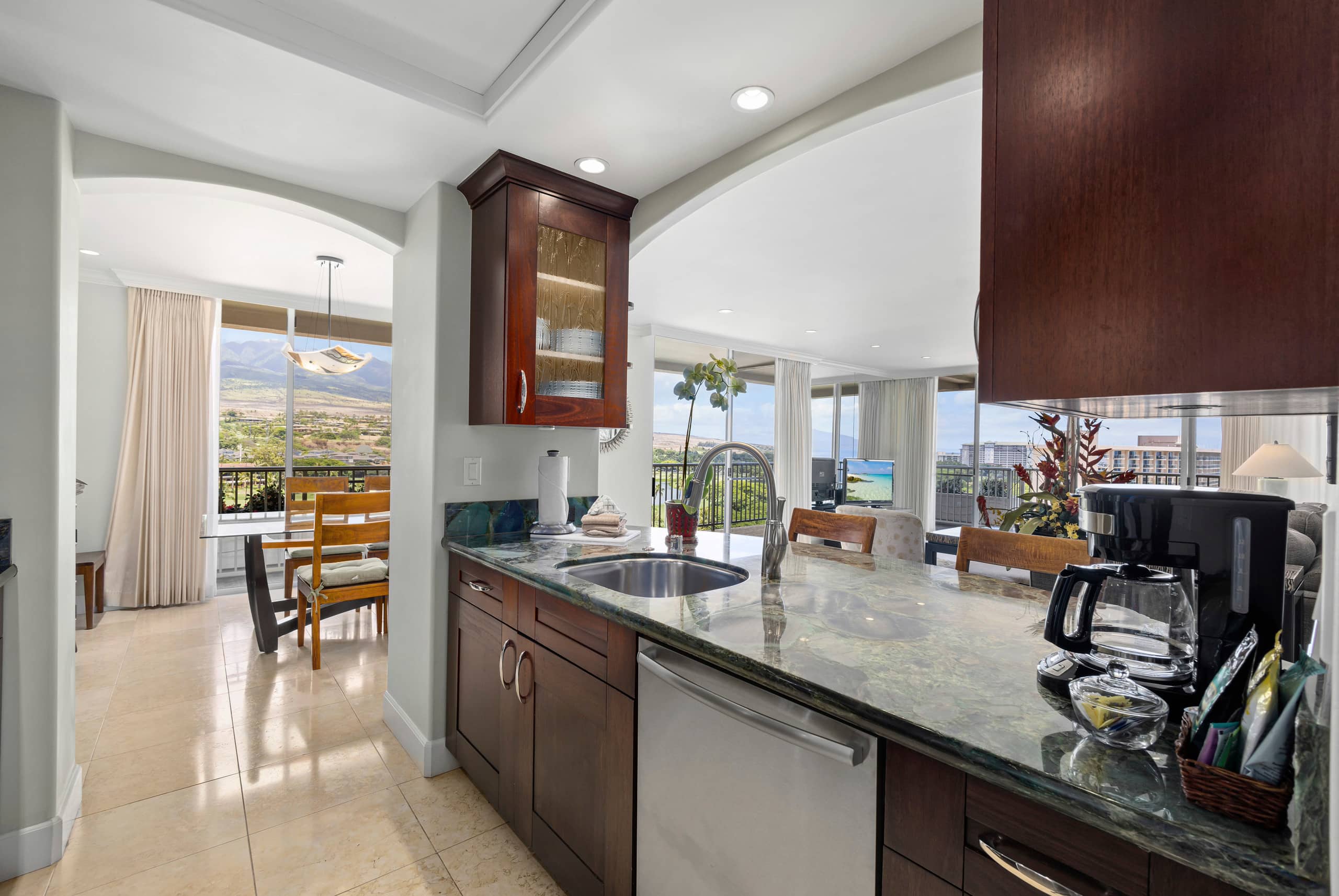 Condo in Lahaina · ★4.63 · 2 bedrooms · 3 beds · 2 baths - Image 14