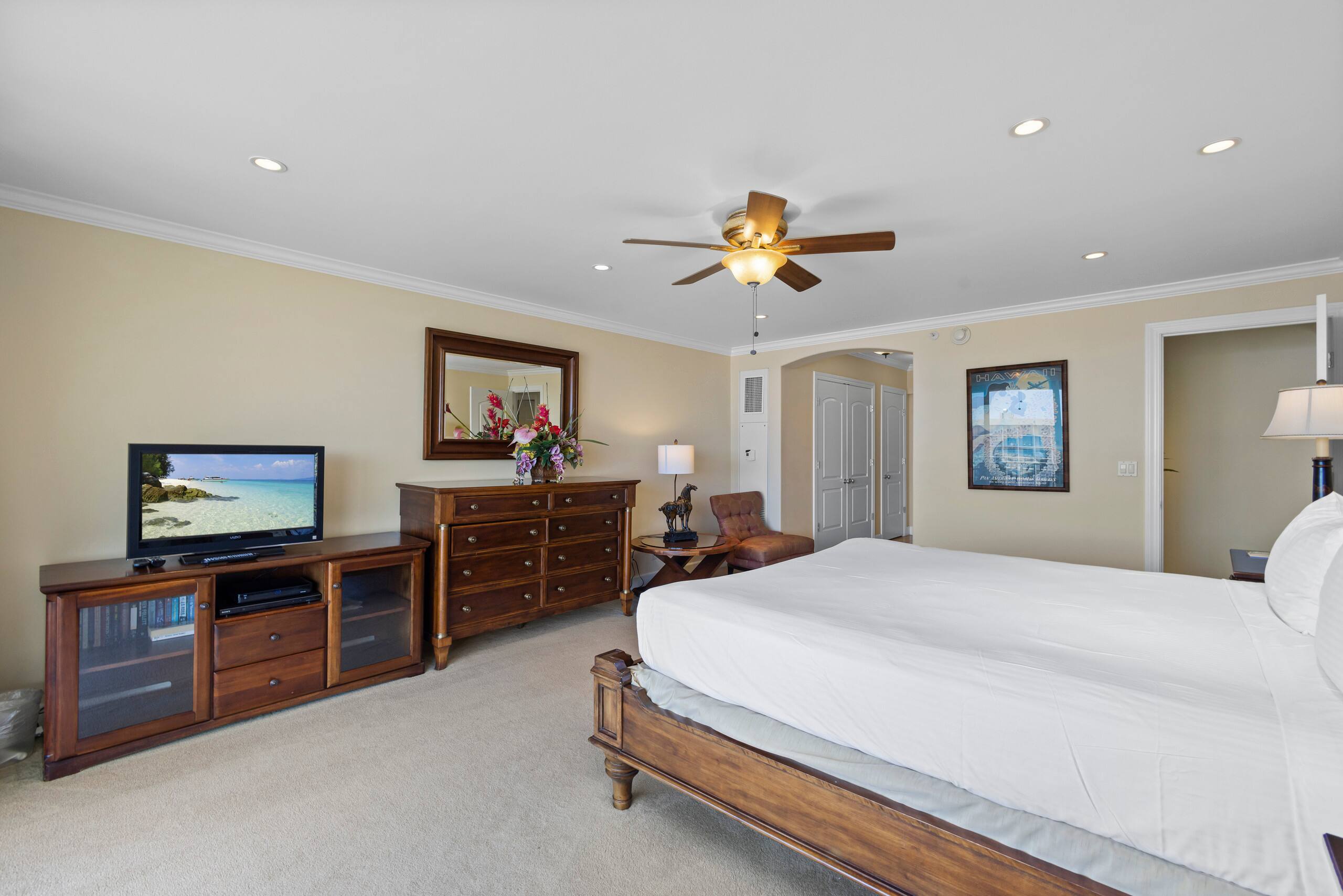 Condo in Lahaina · ★4.63 · 2 bedrooms · 3 beds · 2 baths - Image 25