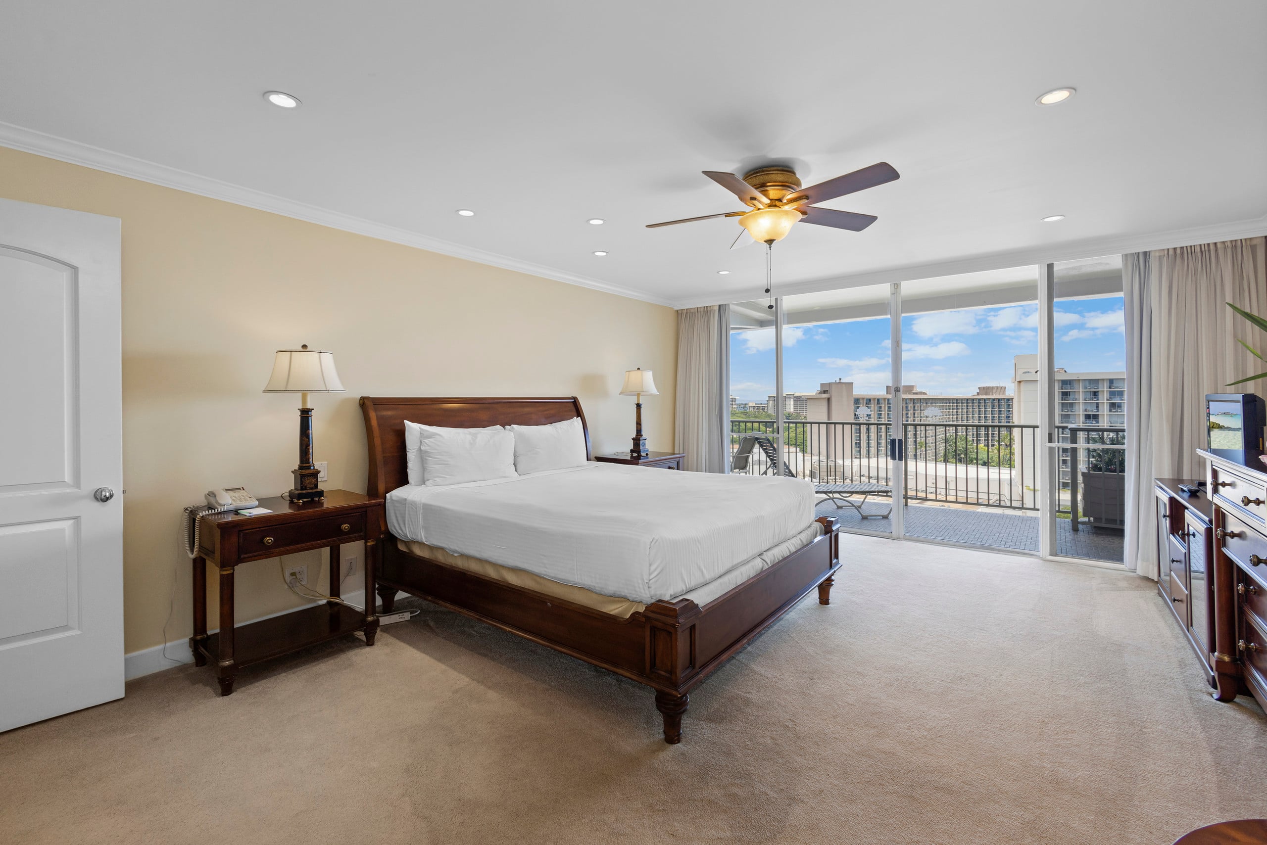 Condo in Lahaina · ★4.63 · 2 bedrooms · 3 beds · 2 baths - Image 22