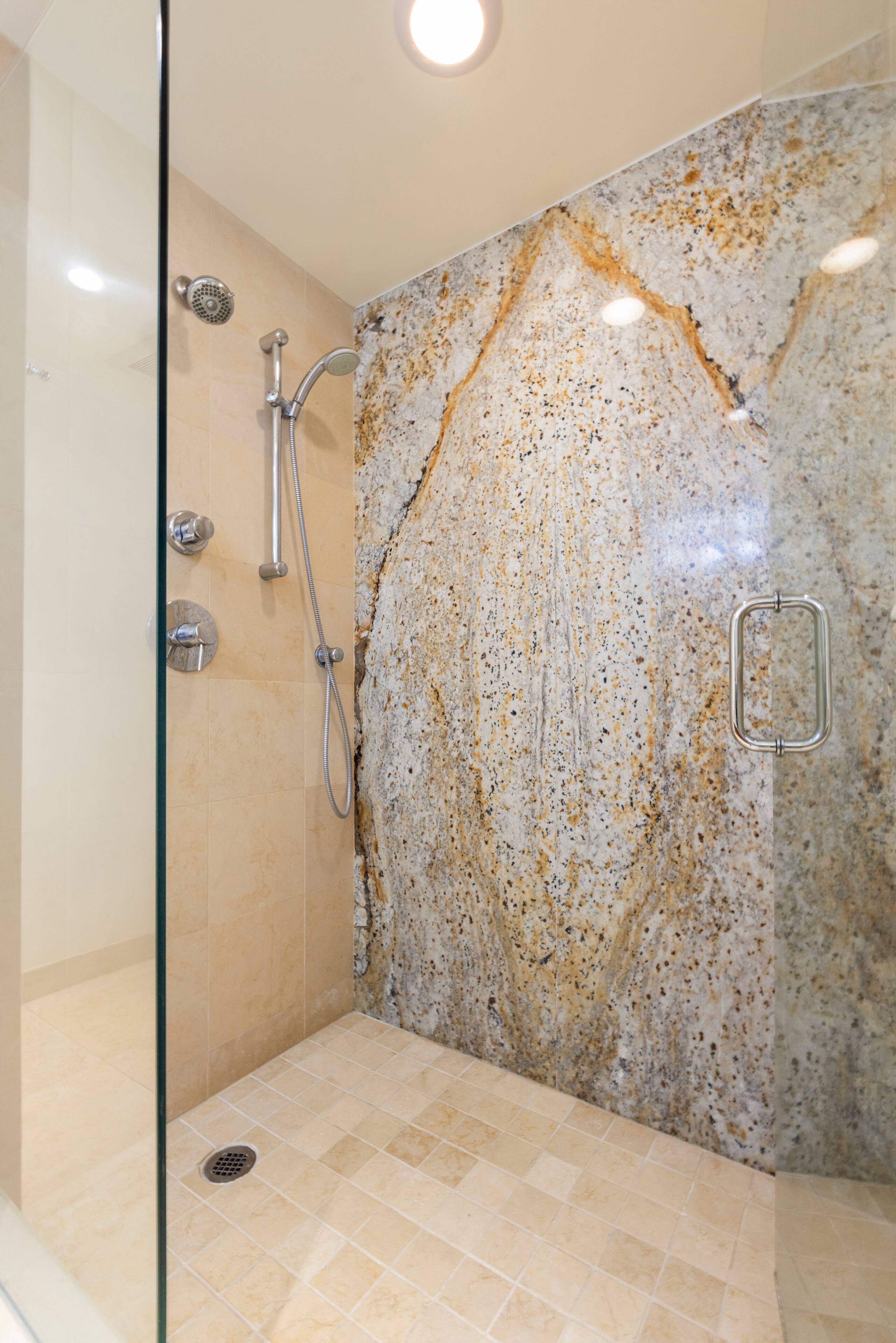 Condo in Lahaina · ★4.63 · 2 bedrooms · 3 beds · 2 baths - Image 28