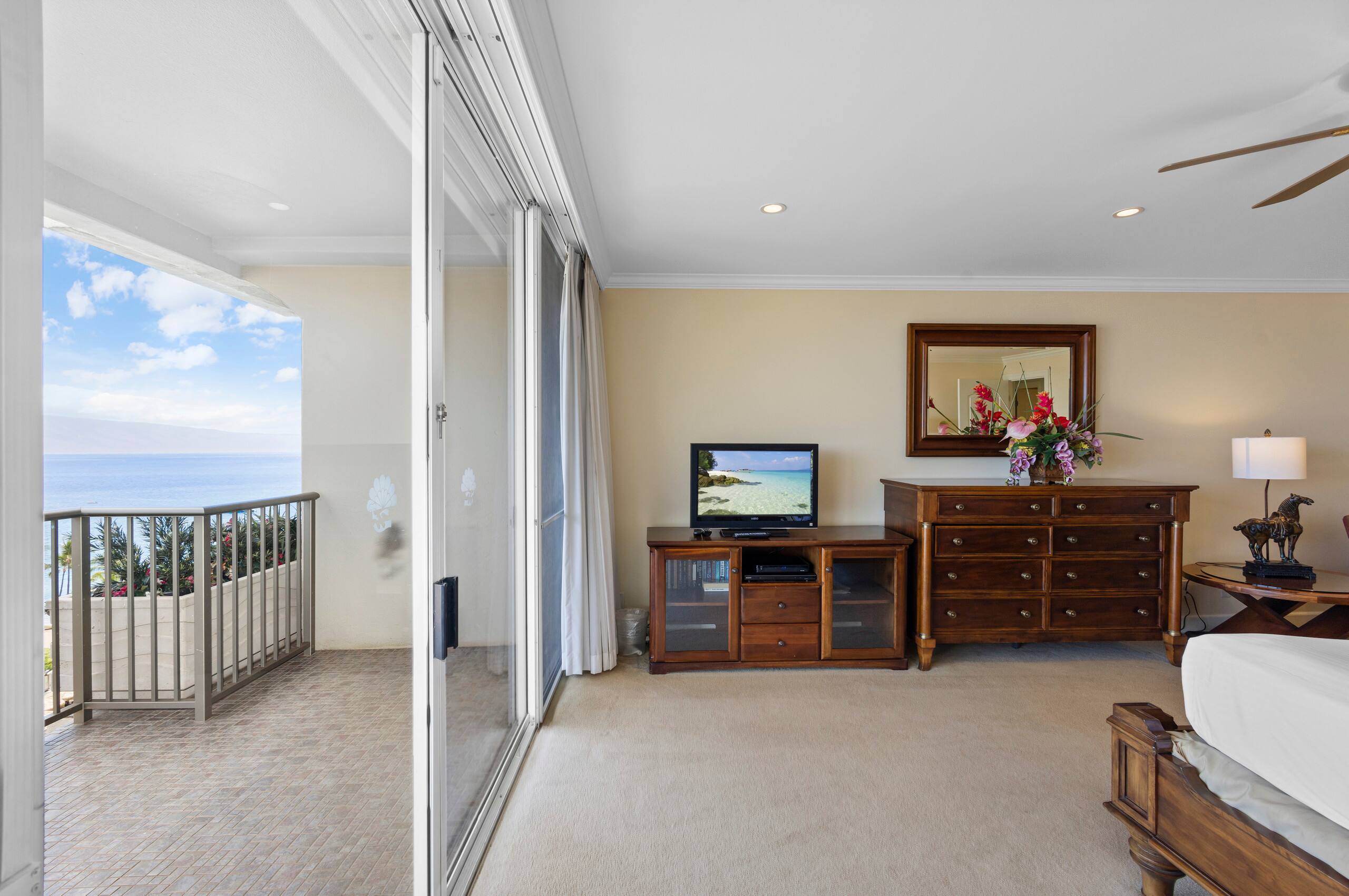 Condo in Lahaina · ★4.63 · 2 bedrooms · 3 beds · 2 baths - Image 24