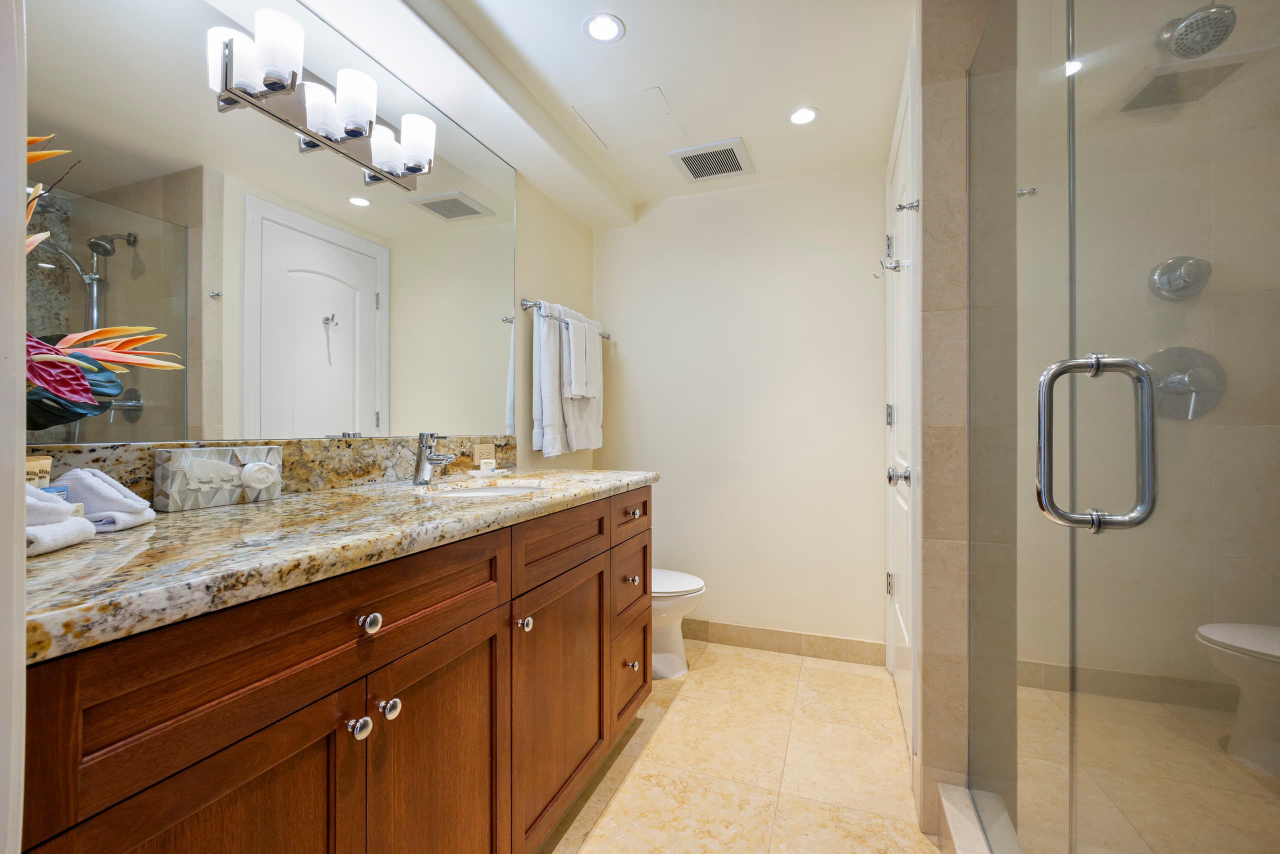 Condo in Lahaina · ★4.63 · 2 bedrooms · 3 beds · 2 baths - Image 26