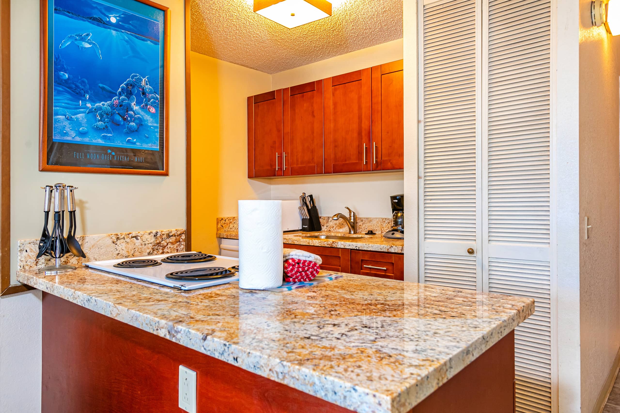 Condo in Kihei · ★4.36 · 1 bedroom · 2 beds · 1 shared bath - Image 7