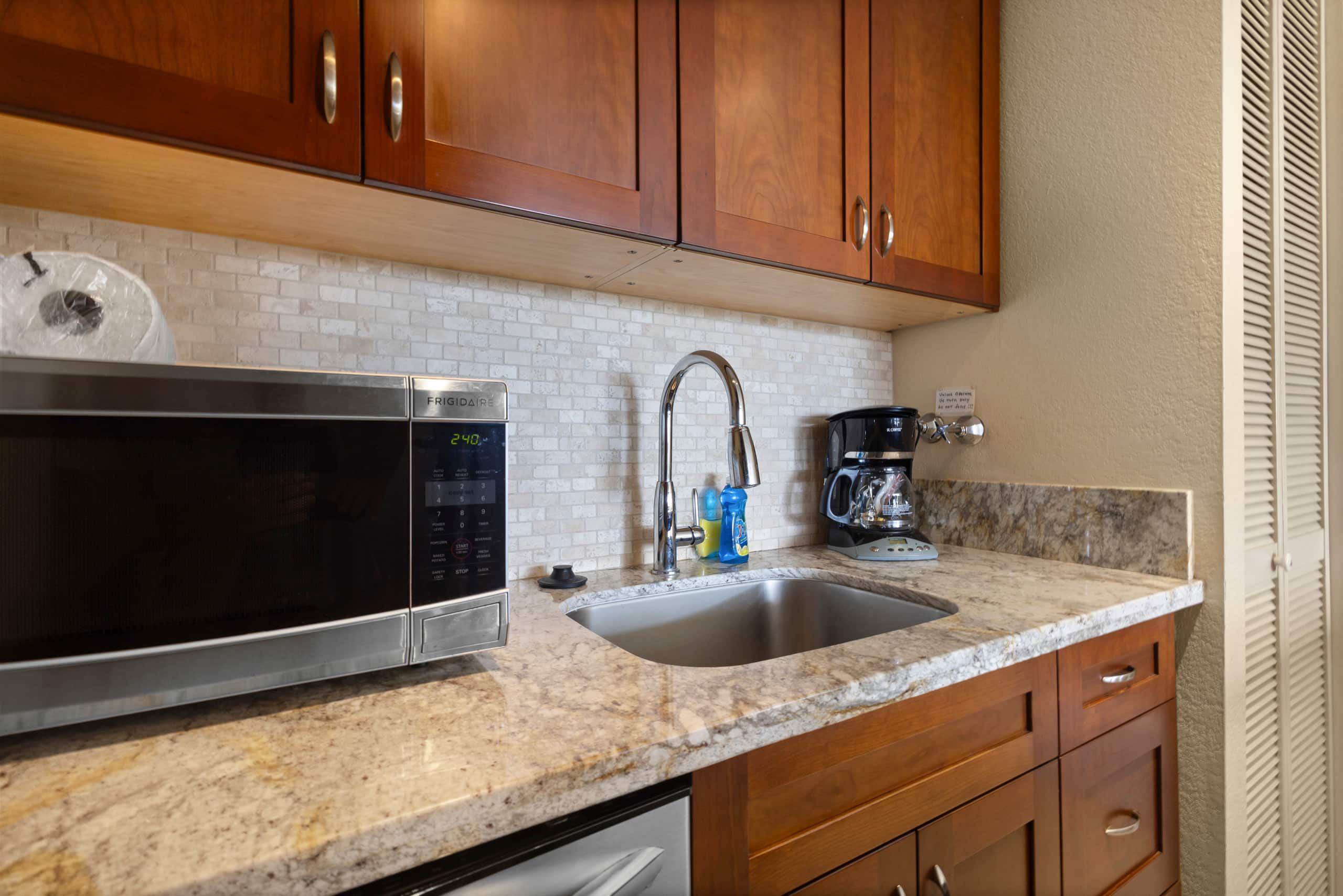 Condo in Kihei · ★4.17 · 1 bedroom · 2 beds · 1 bath - Image 9