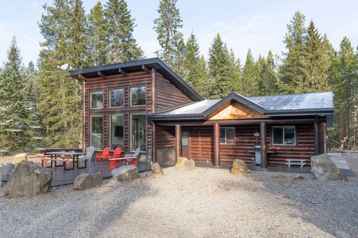 Whisper Creek Cabin Rentals managed Airbnb listing 3