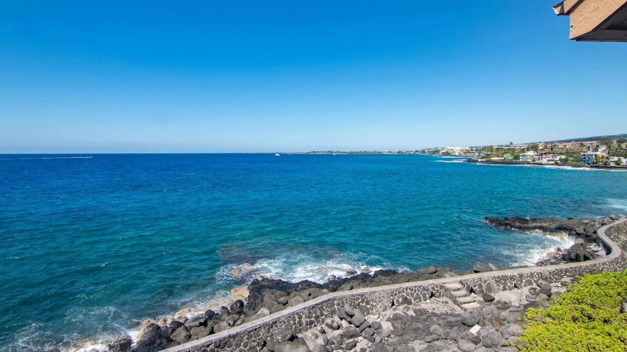 Condo in Kailua-Kona · ★4.71 · 2 bedrooms · 3 beds · 2 baths - Image 14