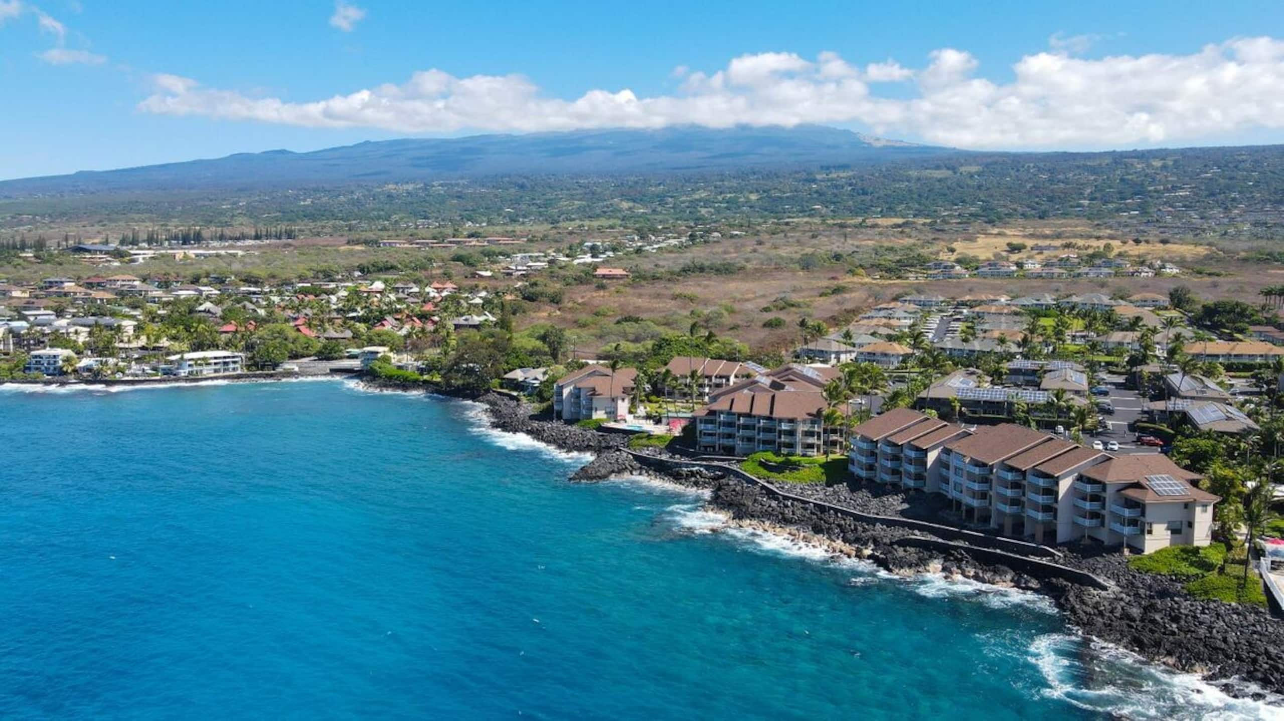 Condo in Kailua-Kona · ★4.71 · 2 bedrooms · 3 beds · 2 baths - Image 18