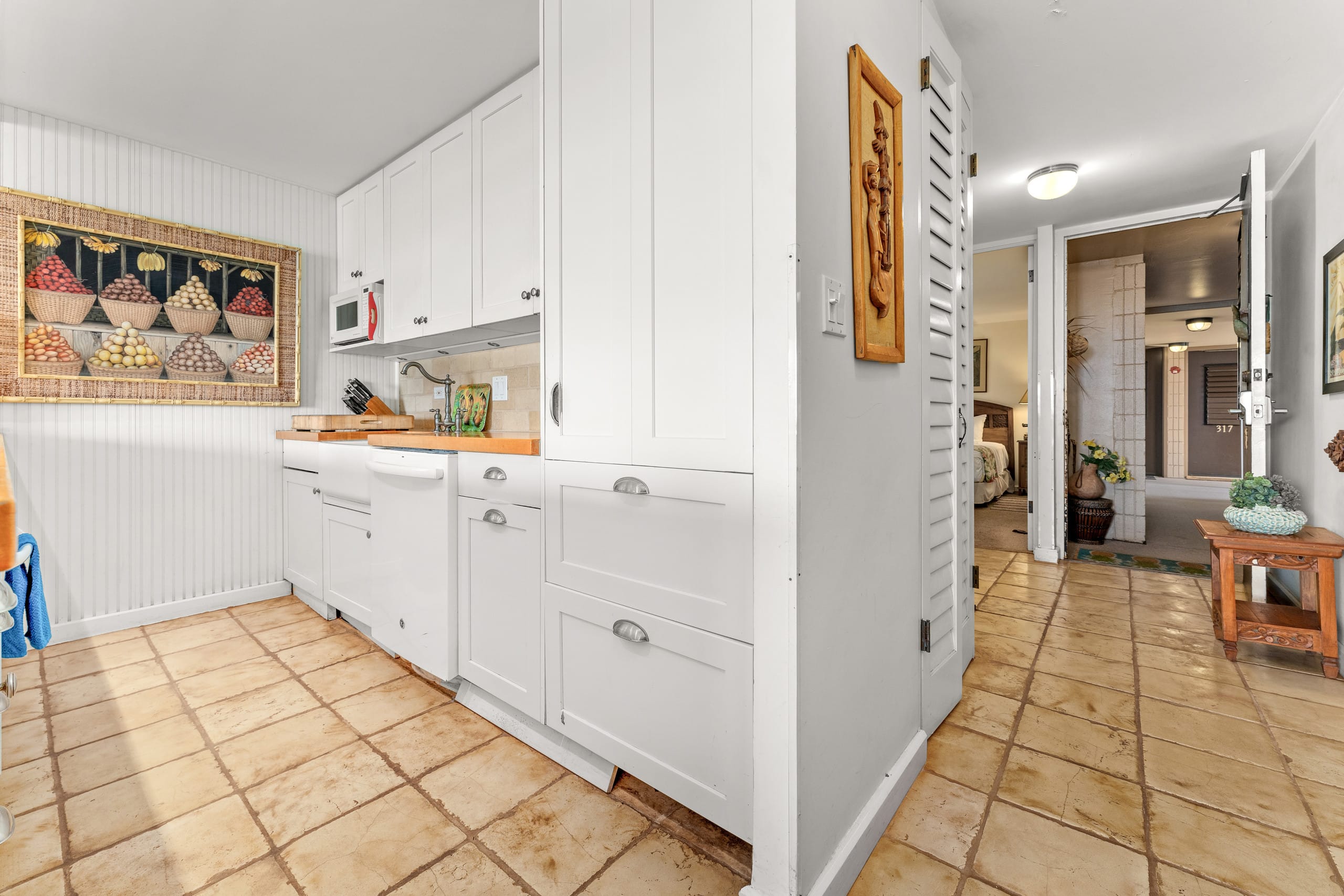 Condo in Lahaina · ★4.87 · 1 bedroom · 1 bed · 1 bath - Image 11