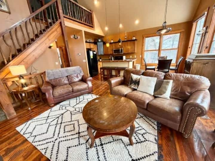 Saloon Cabin on Gilded Mountain