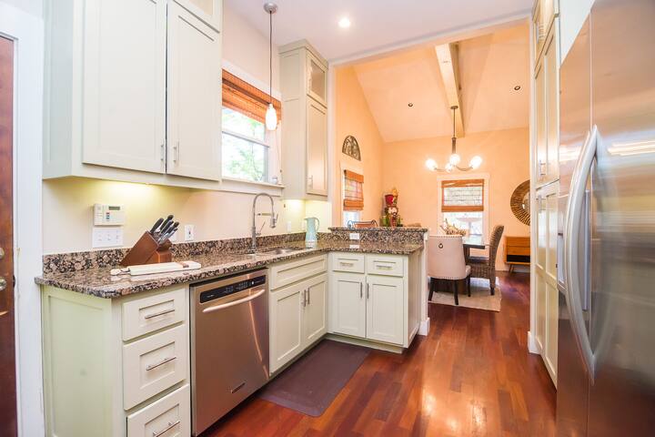 Perfectly Curated Home – Clarksville Hideaway! gallery image 5