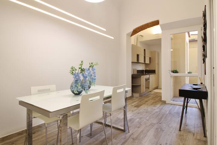 Meadow Forty-Five – Sweet Dreams in Florence gallery image 2