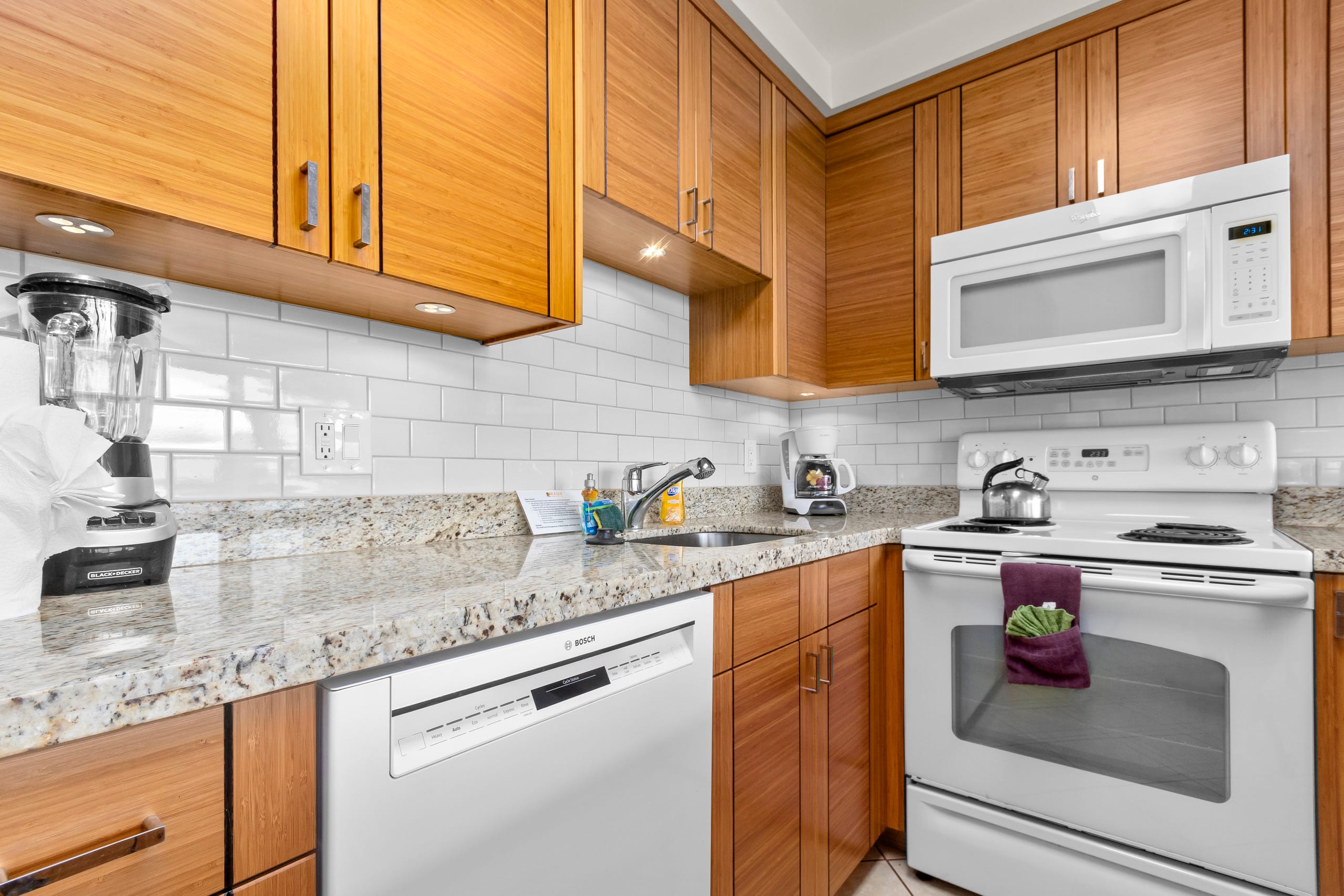 Condo in Kihei · ★4.67 · 1 bedroom · 2 beds · 1.5 baths - Image 11
