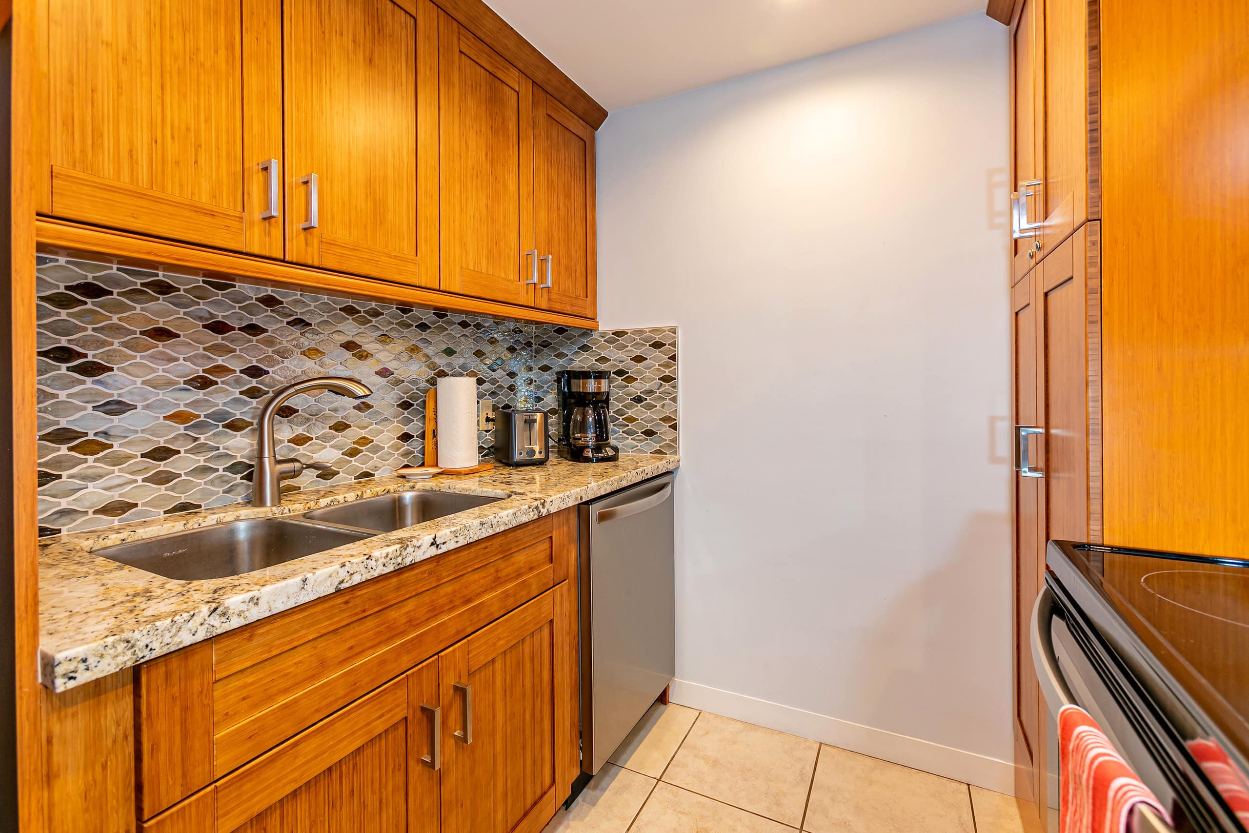 Condo in Kihei · ★4.67 · 1 bedroom · 2 beds · 1 shared bath - Image 11