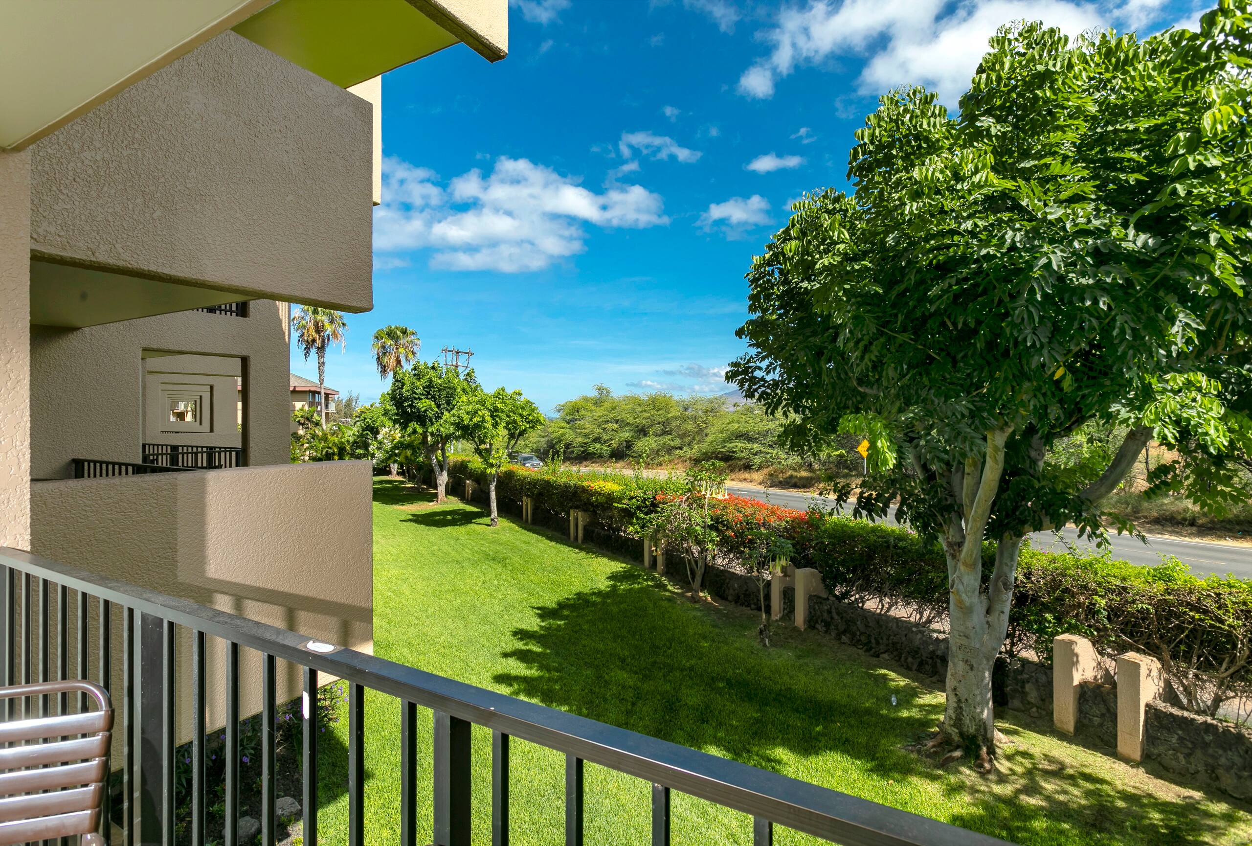 Condo in Kihei · ★4.4 · 1 bedroom · 2 beds · 2 baths - Image 4