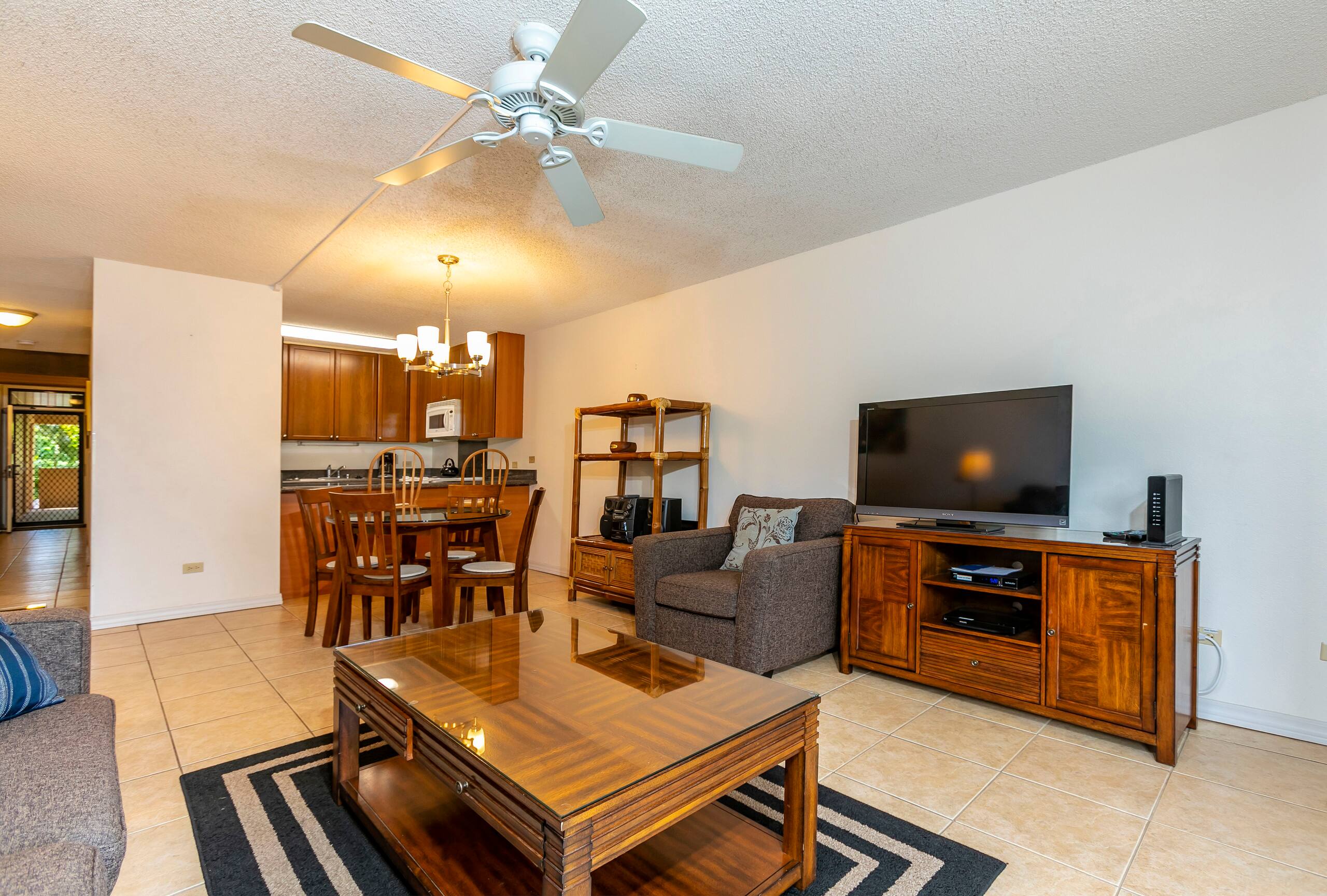 Condo in Kihei · ★4.4 · 1 bedroom · 2 beds · 2 baths - Image 6